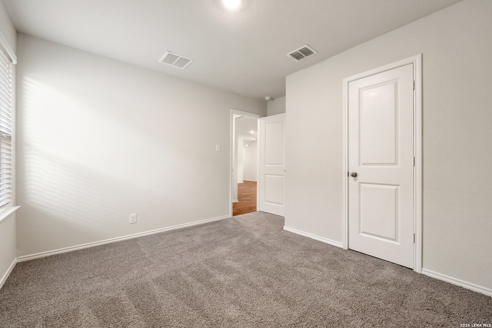 148 CHIPPING ALY, Floresville, TX 78114