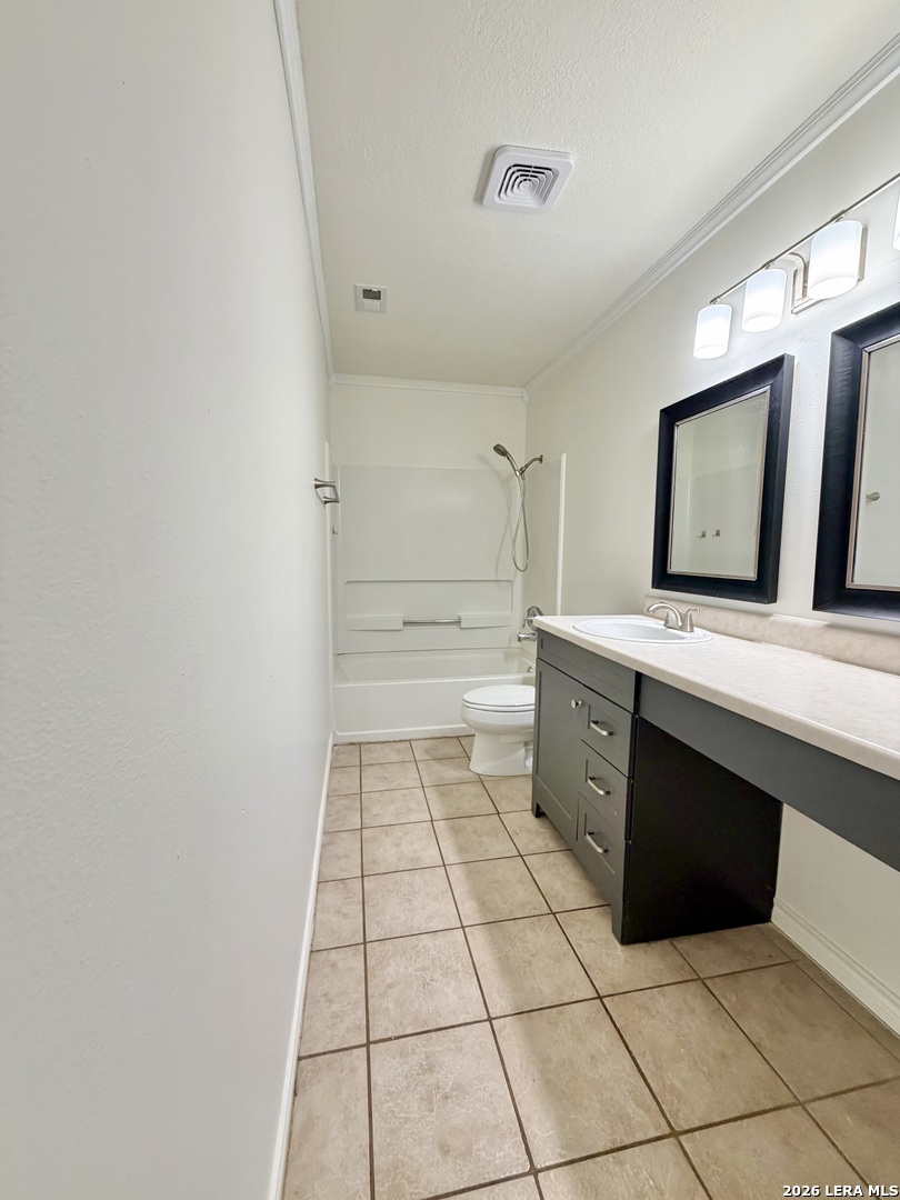7806 GREEN BLF, San Antonio, TX 78240
