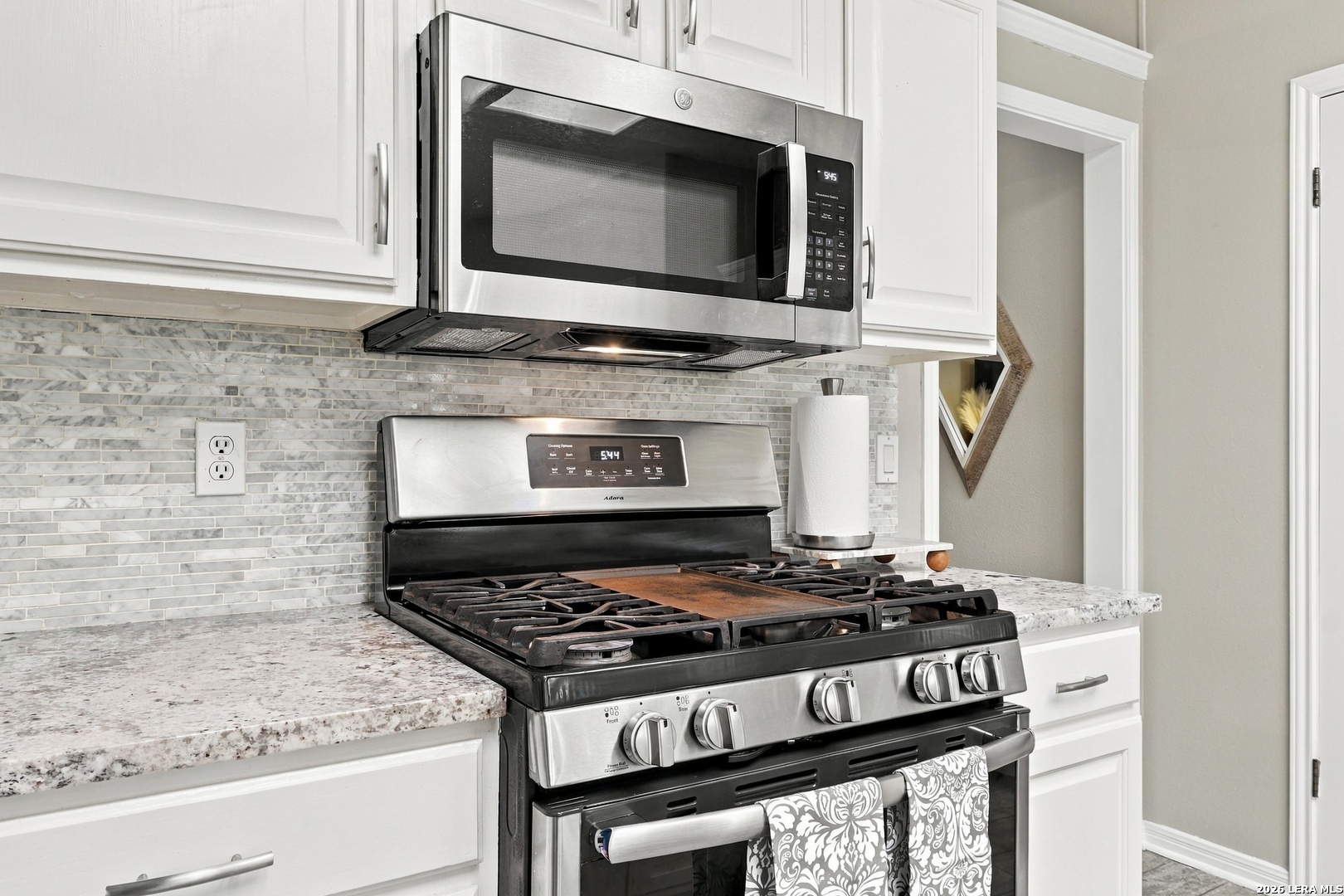 9423 Camino Venado, Helotes, TX 78023