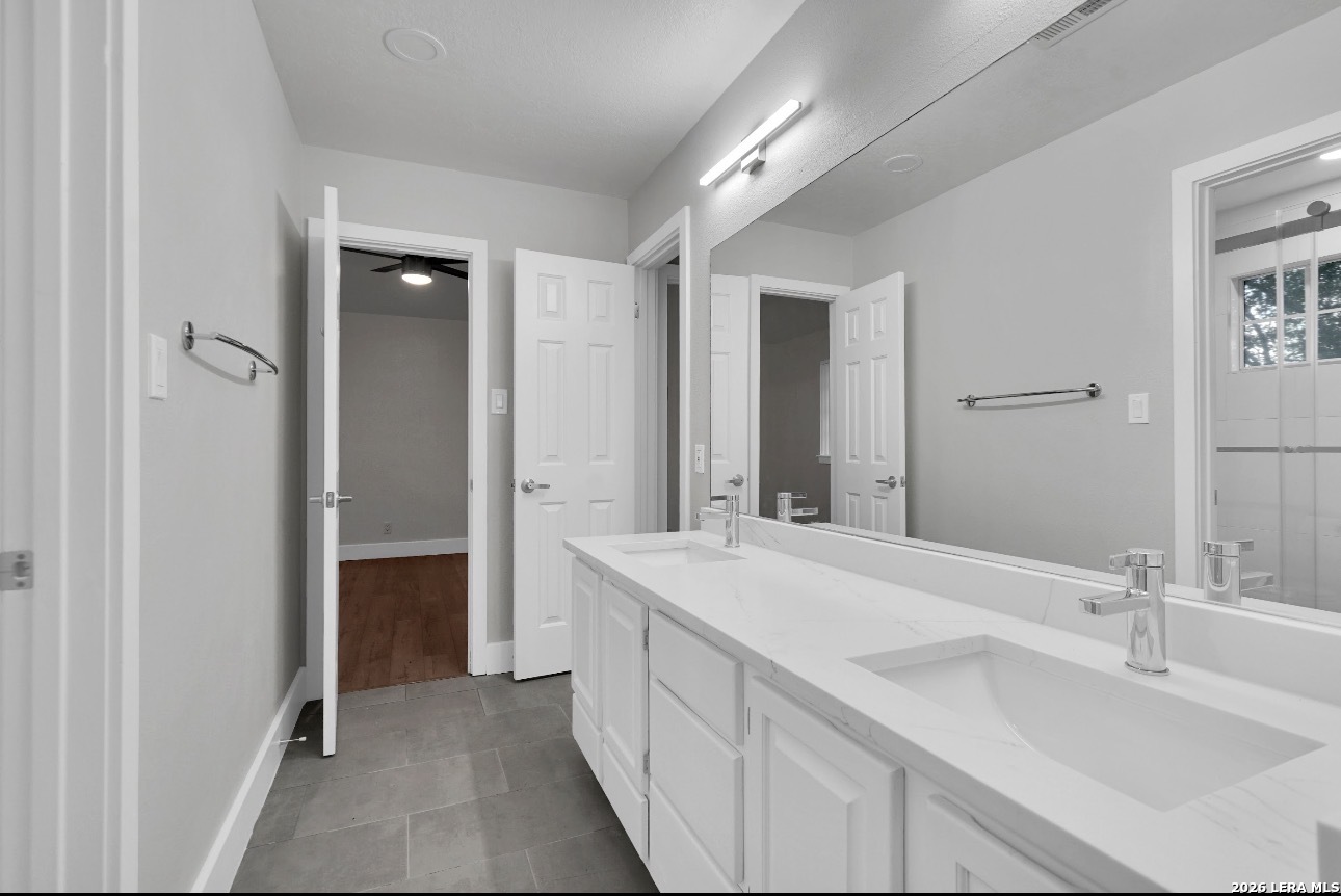 410 Shadowbluff Dr, San Antonio, TX 78216