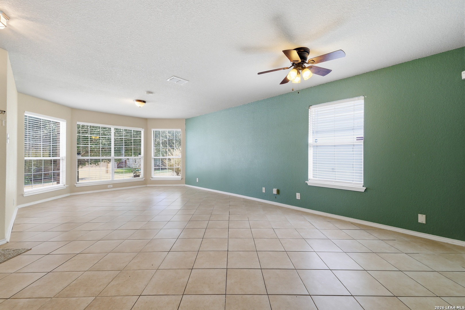 419 Dolly Dr, Converse, TX 78109