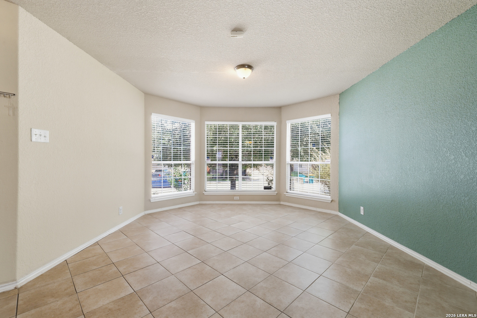 419 Dolly Dr, Converse, TX 78109