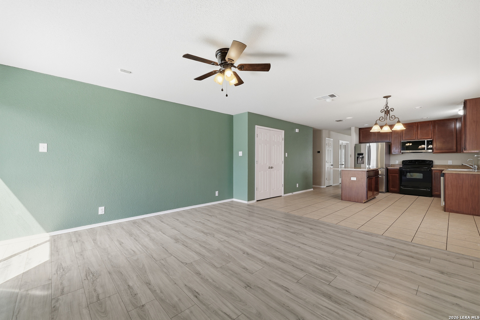 419 Dolly Dr, Converse, TX 78109