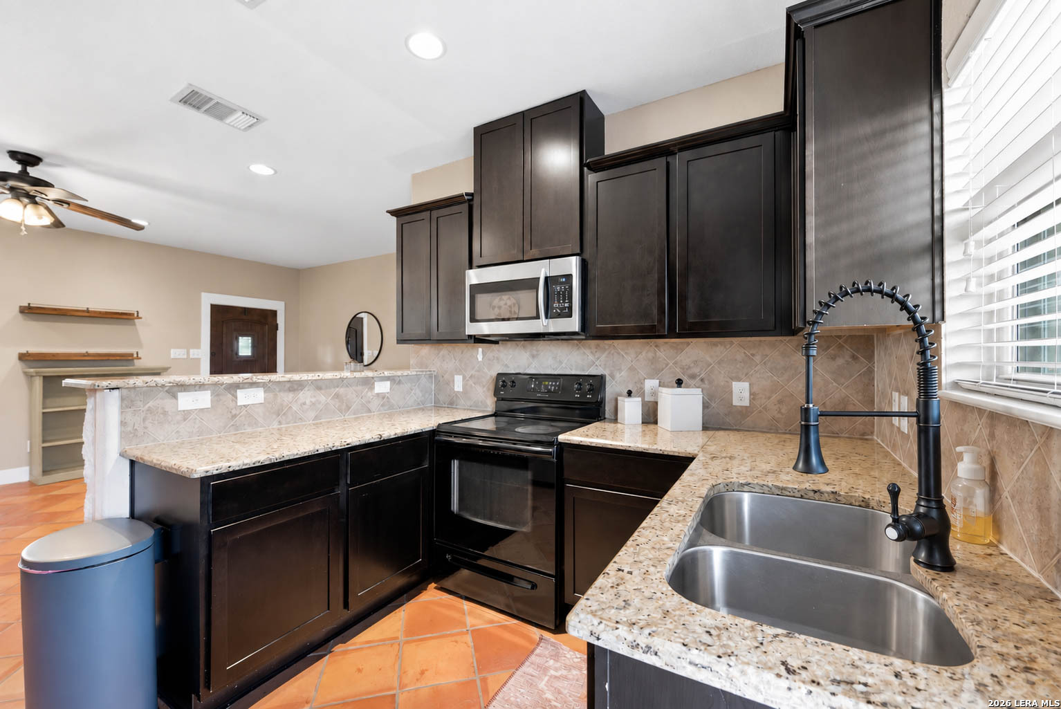 1260 County Road 361, La Vernia, TX 78121