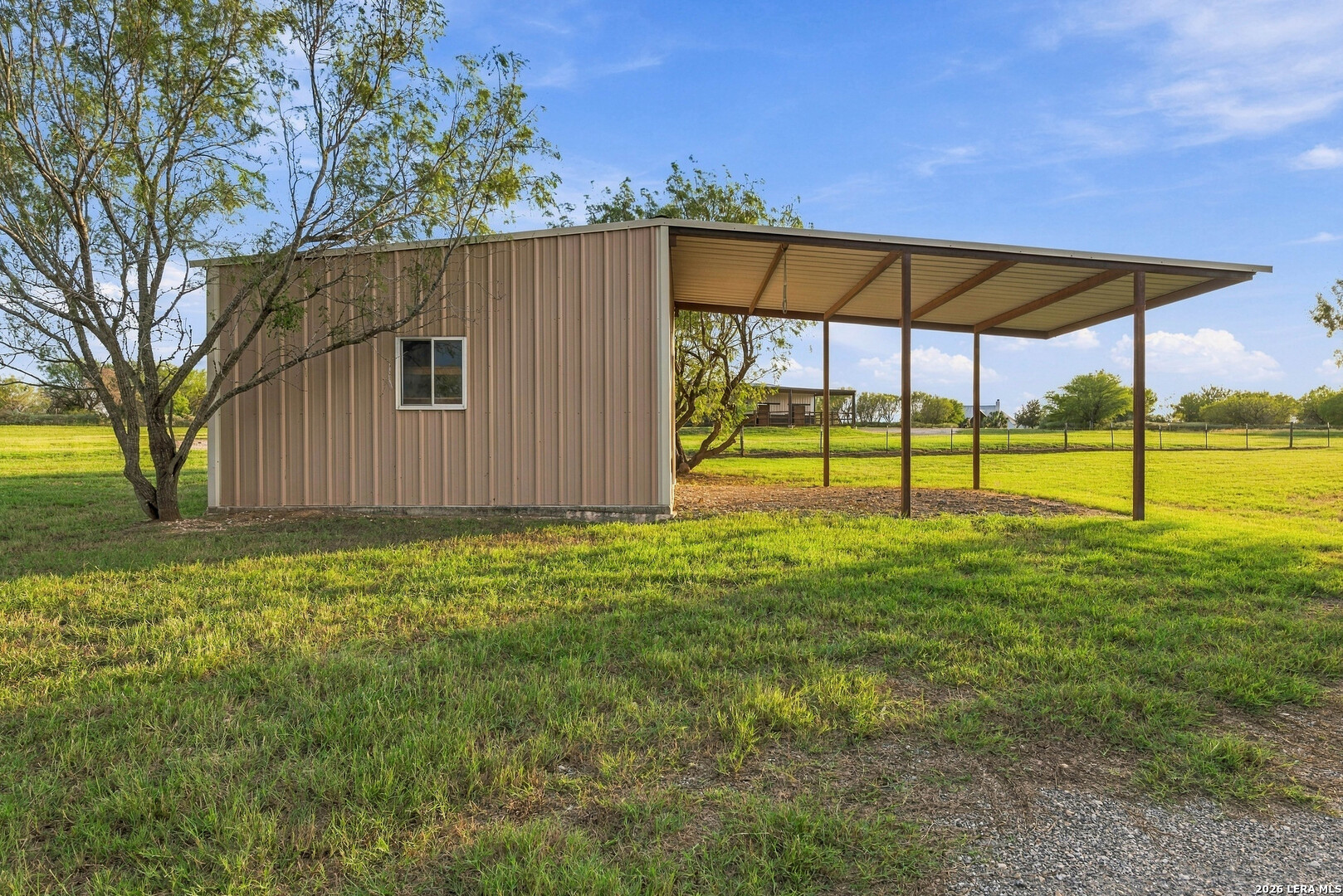 1260 County Road 361, La Vernia, TX 78121