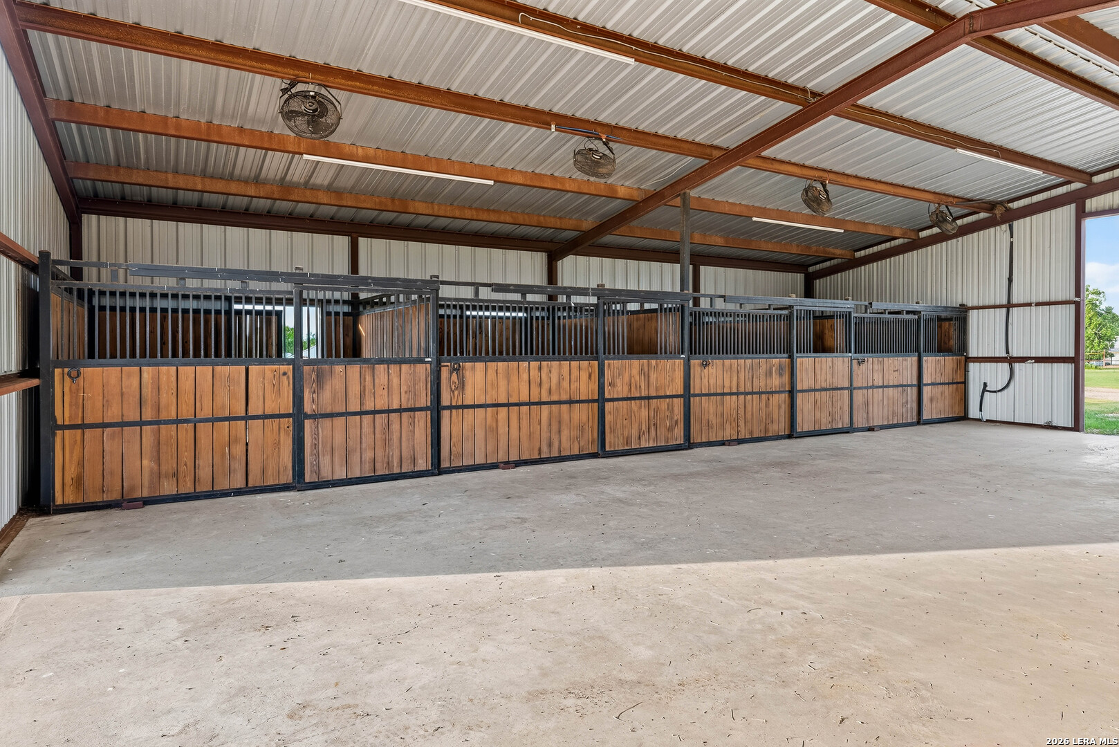 1260 County Road 361, La Vernia, TX 78121