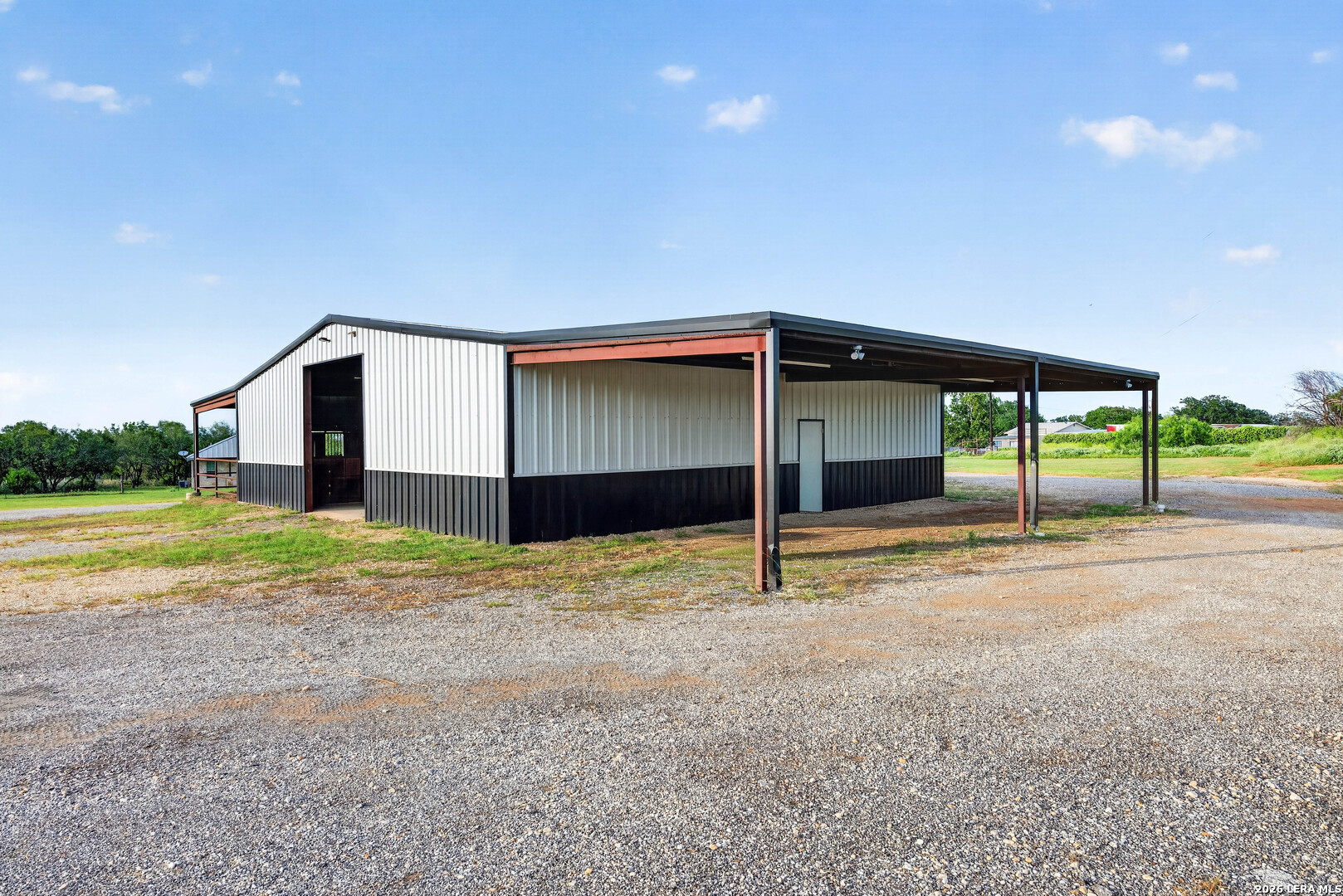 1260 County Road 361, La Vernia, TX 78121
