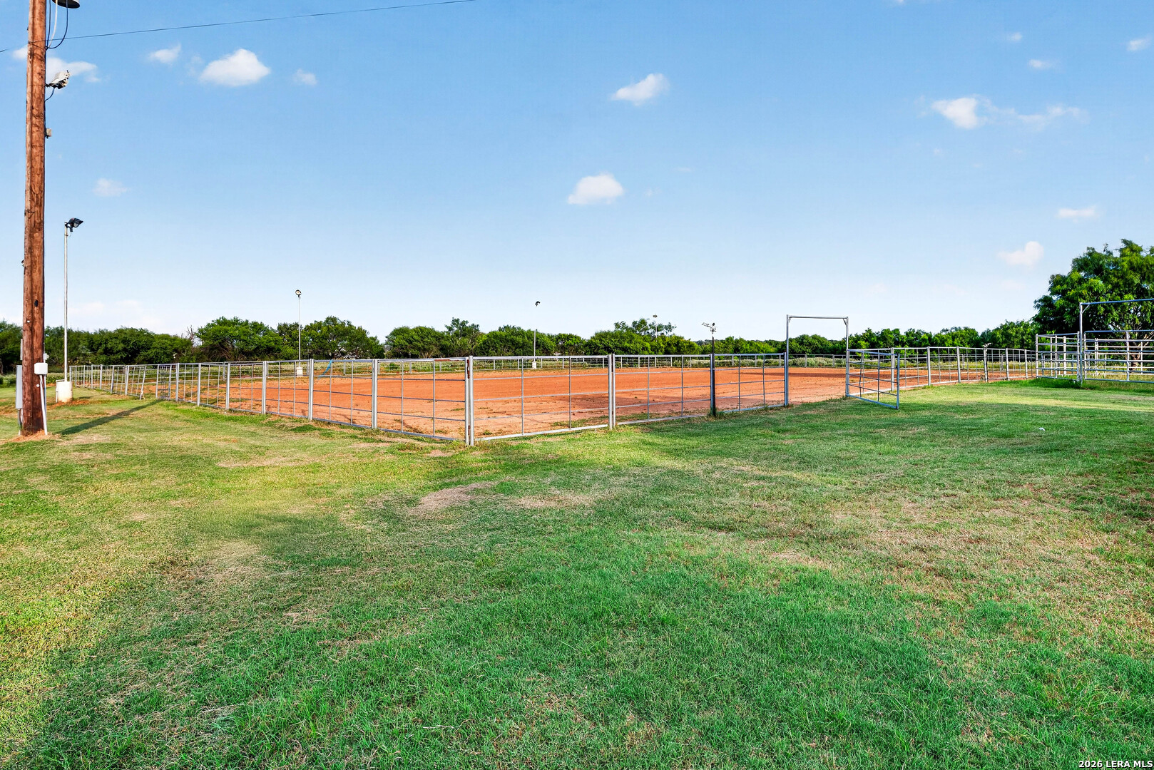 1260 County Road 361, La Vernia, TX 78121