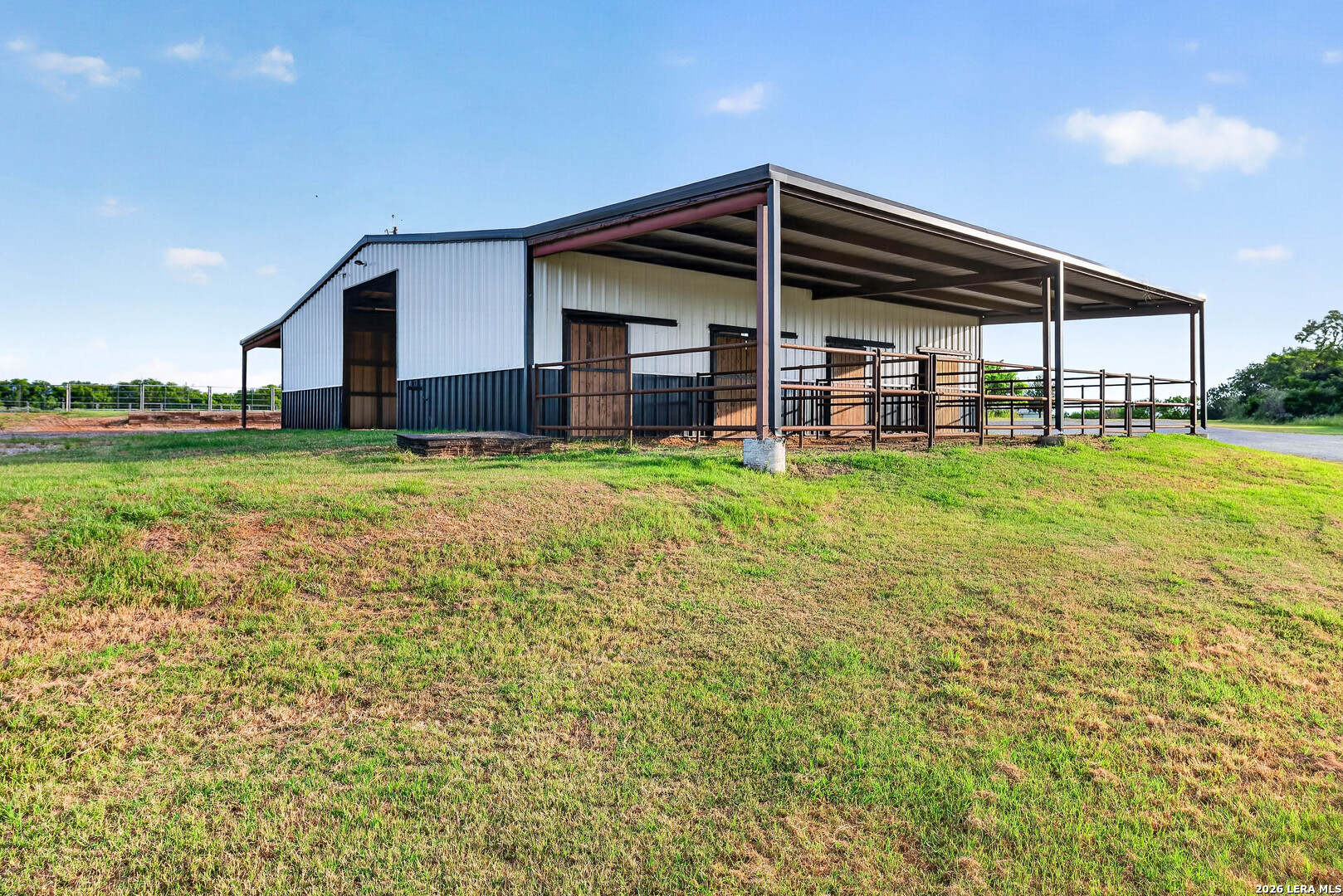 1260 County Road 361, La Vernia, TX 78121