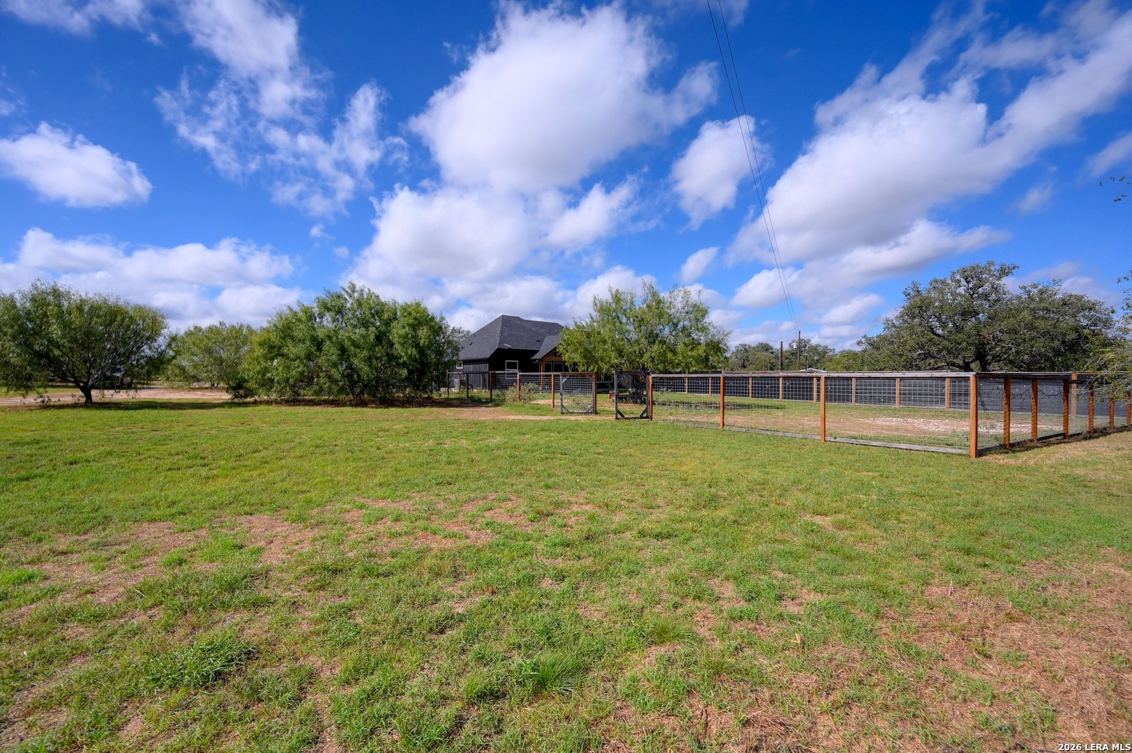 2525 TOMBLIN RD, Bigfoot, TX 78005