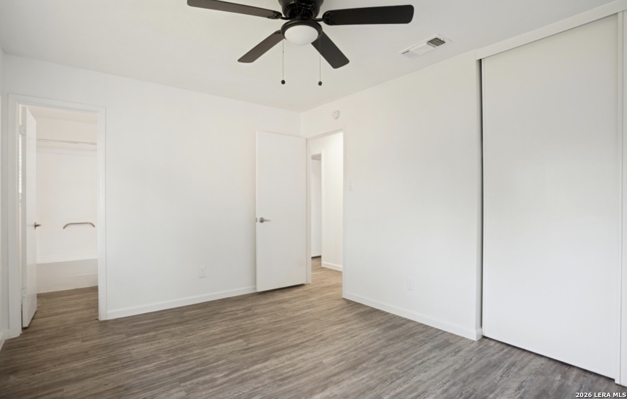 9506 CLIFF WAY ST, San Antonio, TX 78250