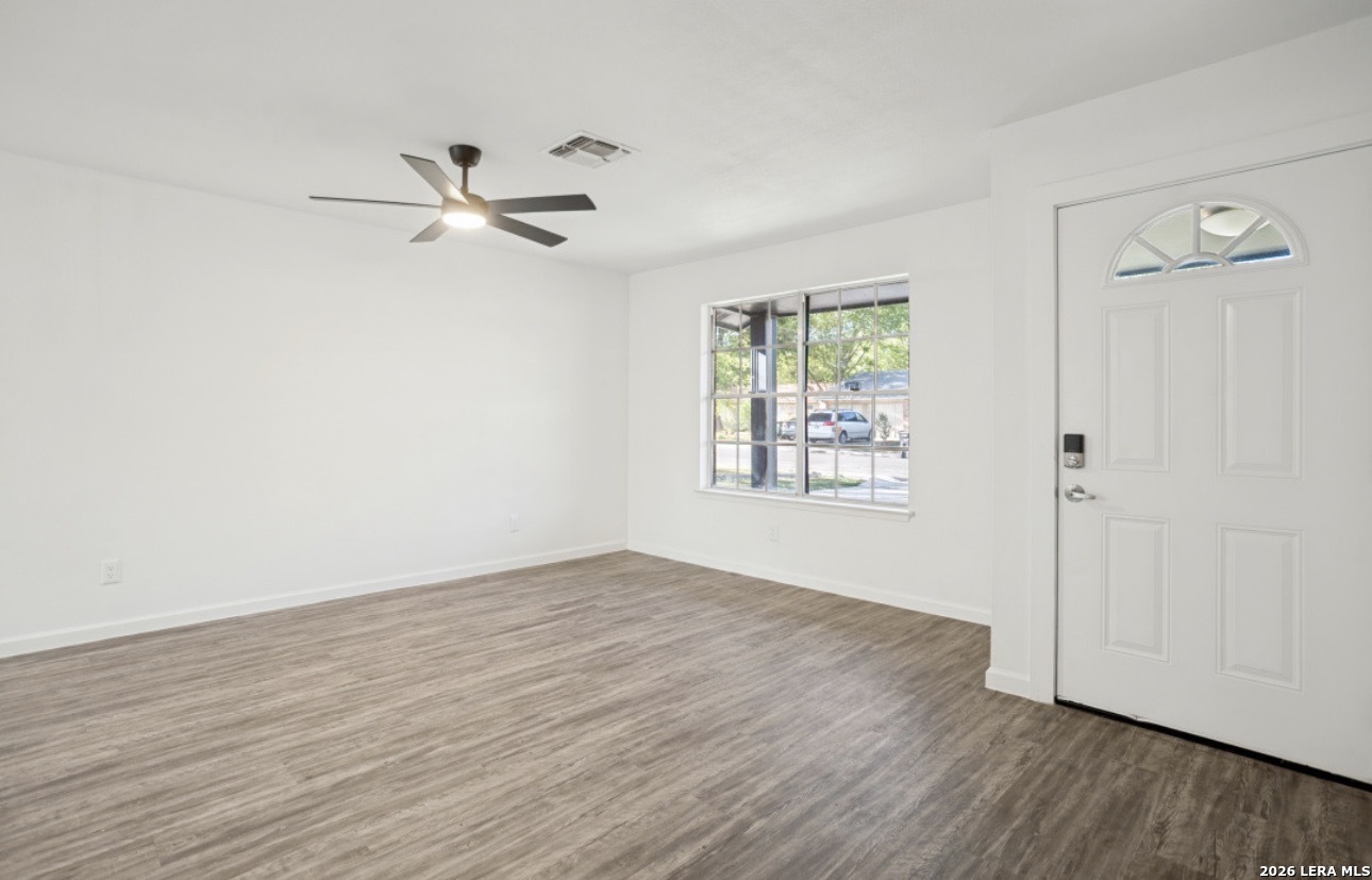 9506 CLIFF WAY ST, San Antonio, TX 78250