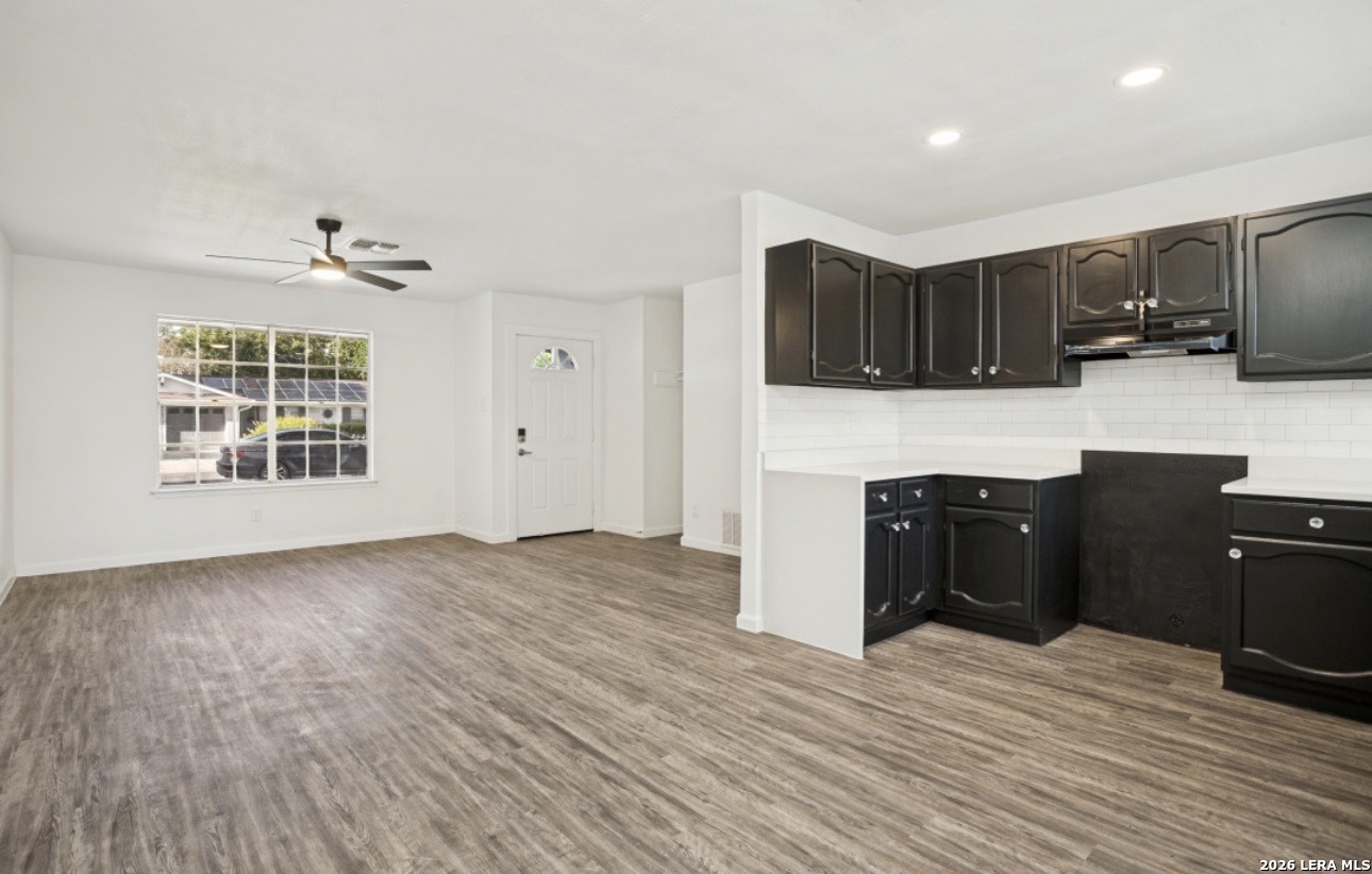 9506 CLIFF WAY ST, San Antonio, TX 78250