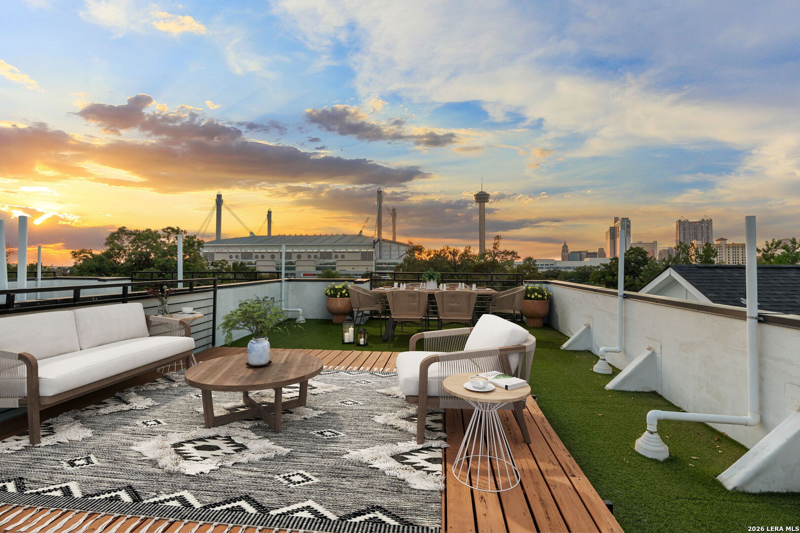308 Mesquite St Listing Cover Image