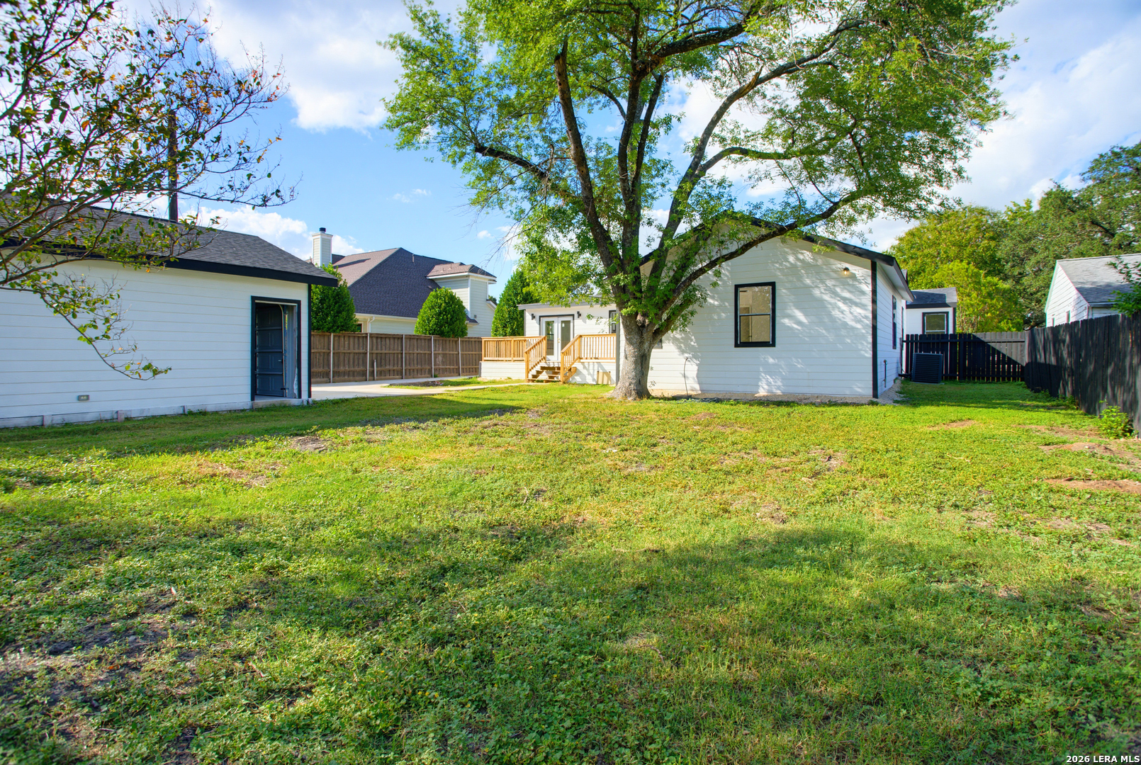 146 Larchmont, San Antonio, TX 78209