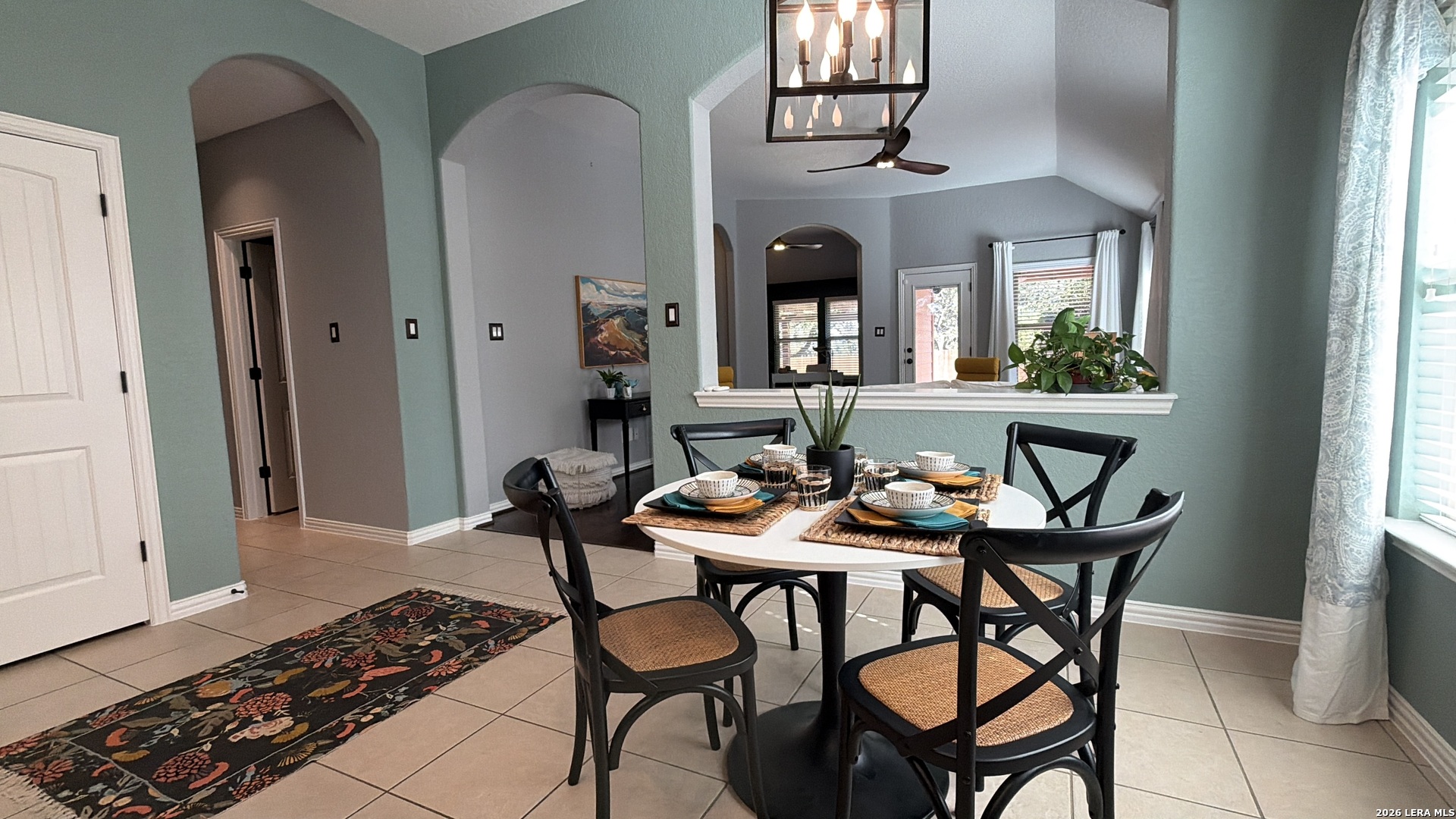 Eat-In Kitchen