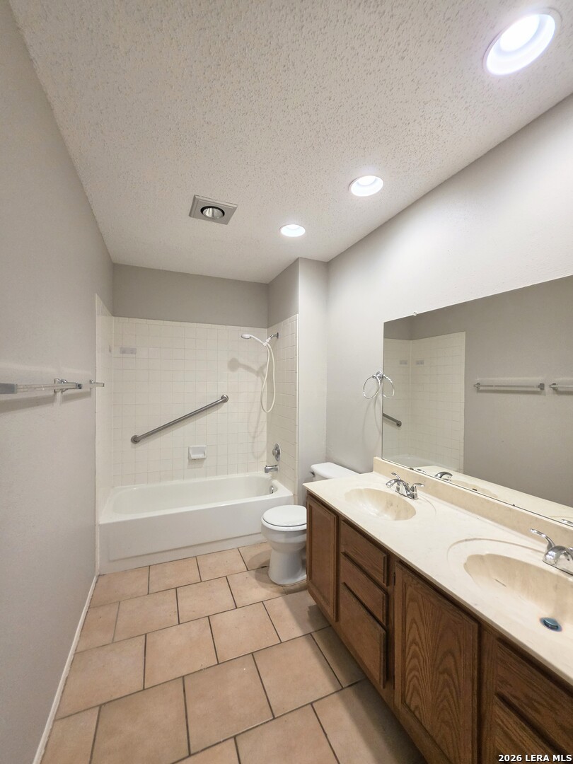 3315 FALCON GROVE DR, San Antonio, TX 78247