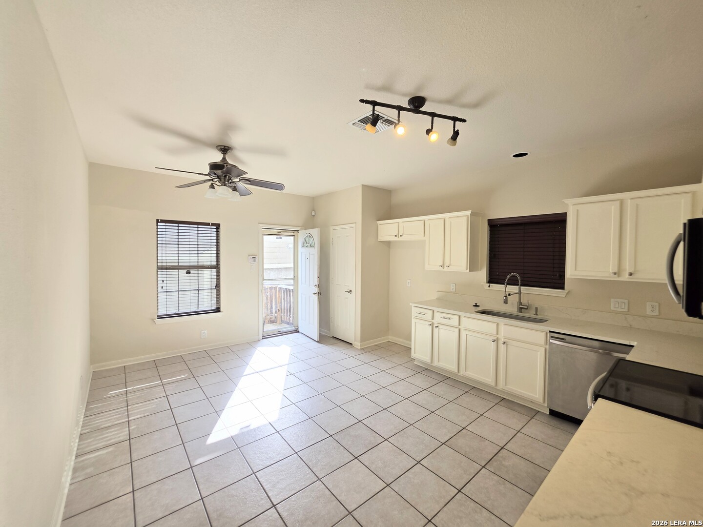 9022 GULL LK, San Antonio, TX 78245