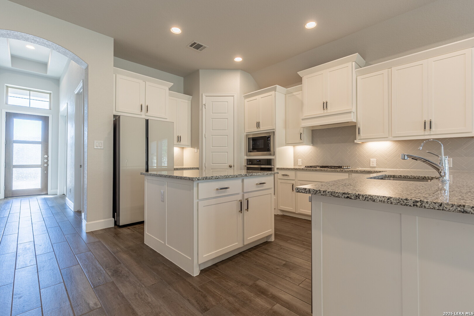 221 Navarro, Boerne, TX 78006