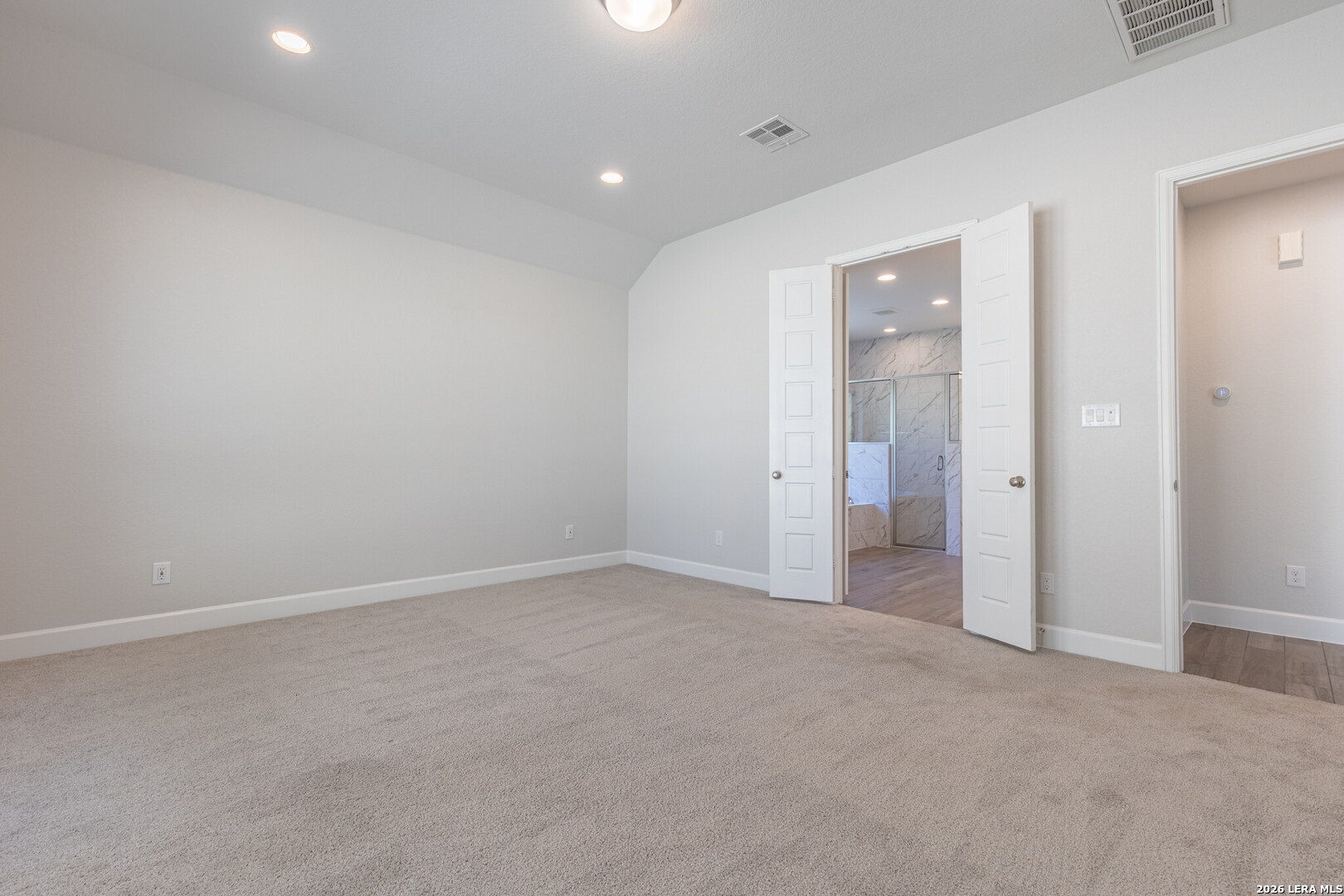 221 Navarro, Boerne, TX 78006