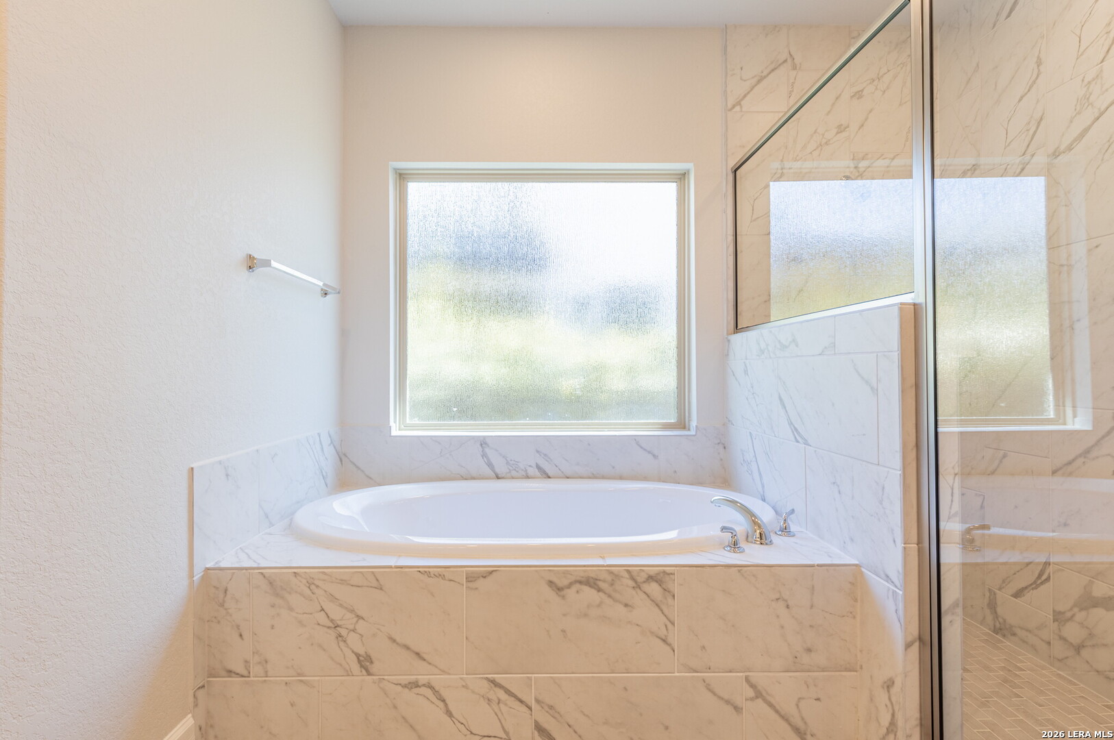 221 Navarro, Boerne, TX 78006