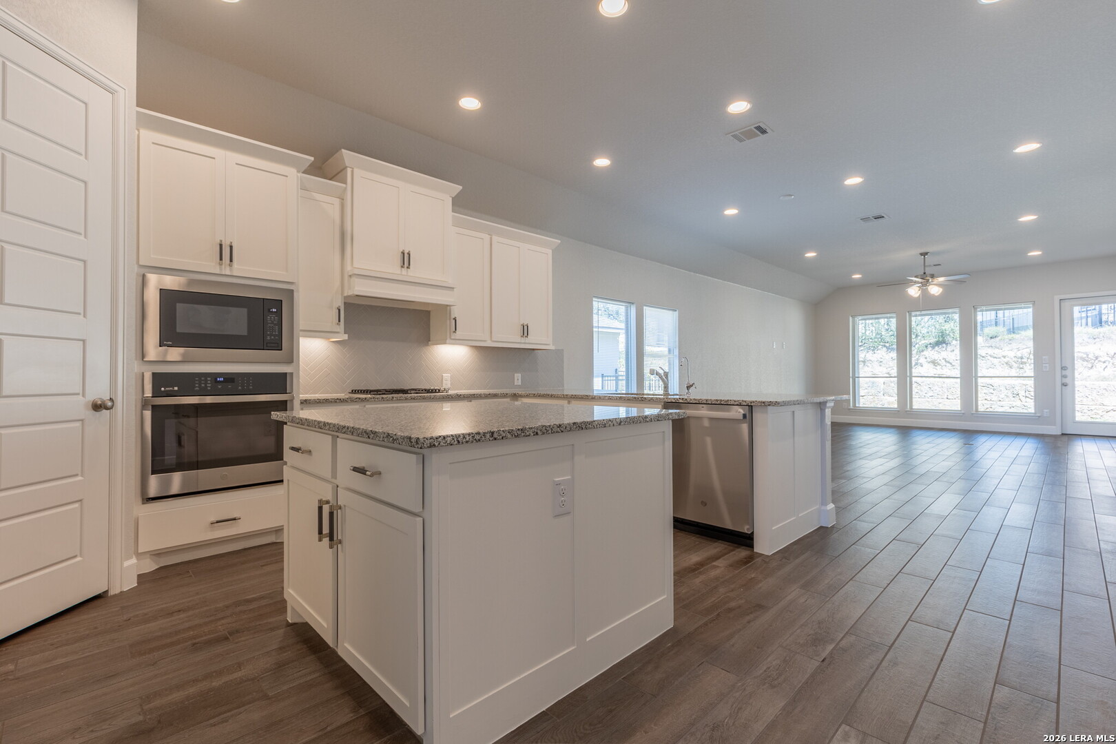 221 Navarro, Boerne, TX 78006