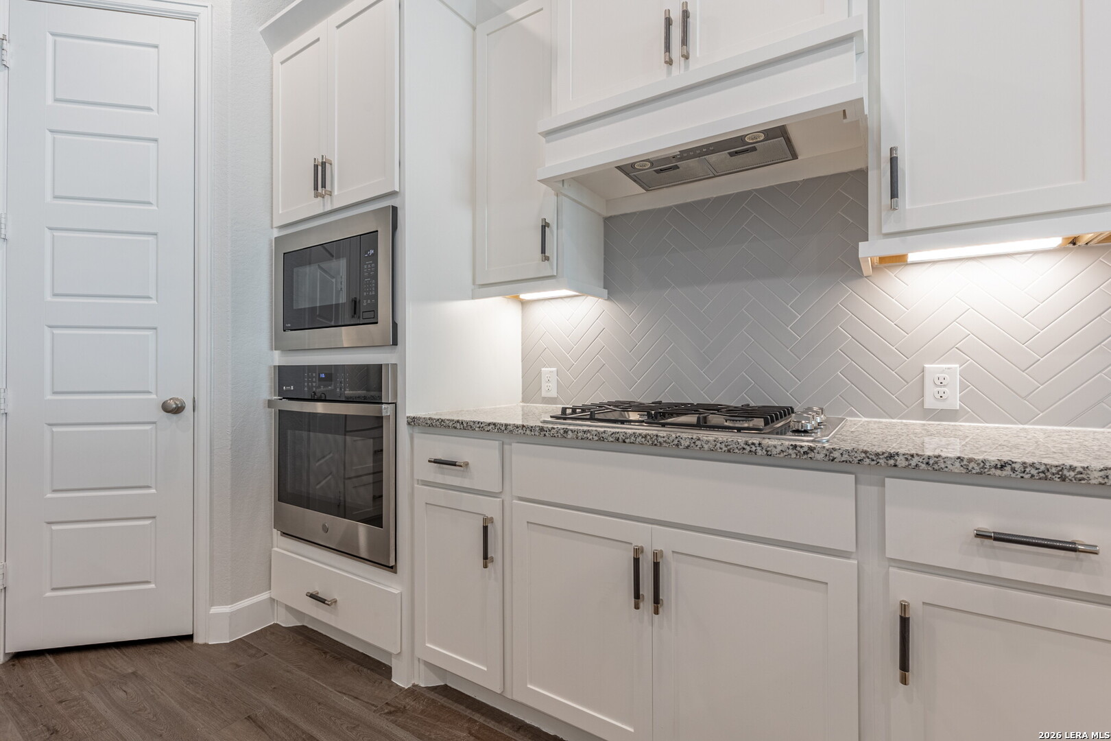 221 Navarro, Boerne, TX 78006