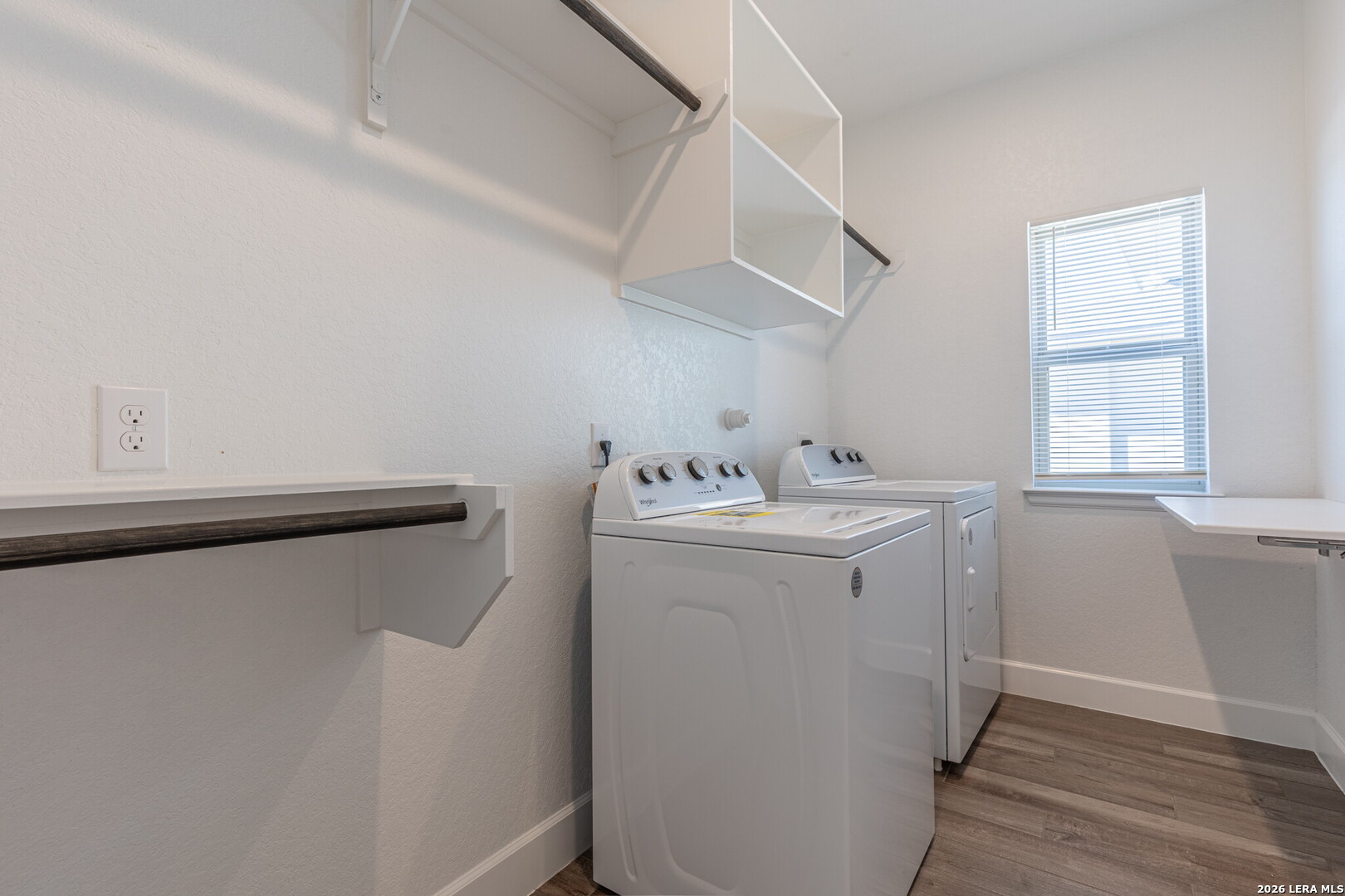 221 Navarro, Boerne, TX 78006