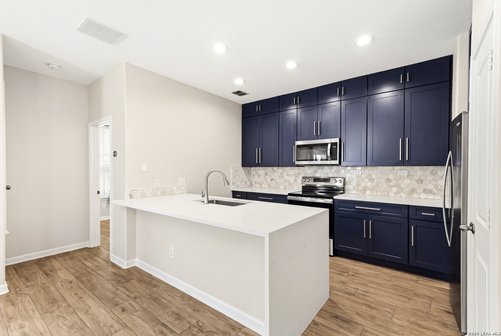 1043 Sundance Ft, San Antonio, TX 78245