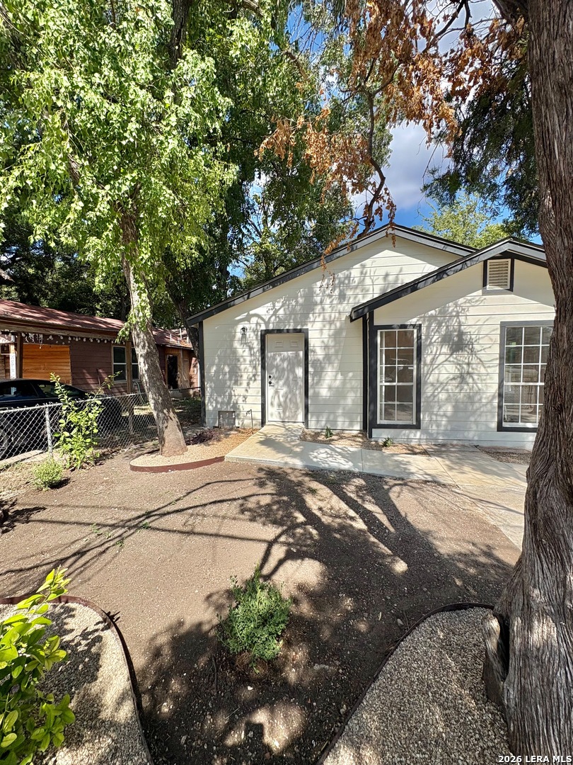 1225 Saltillo, #1, San Antonio, TX 78207