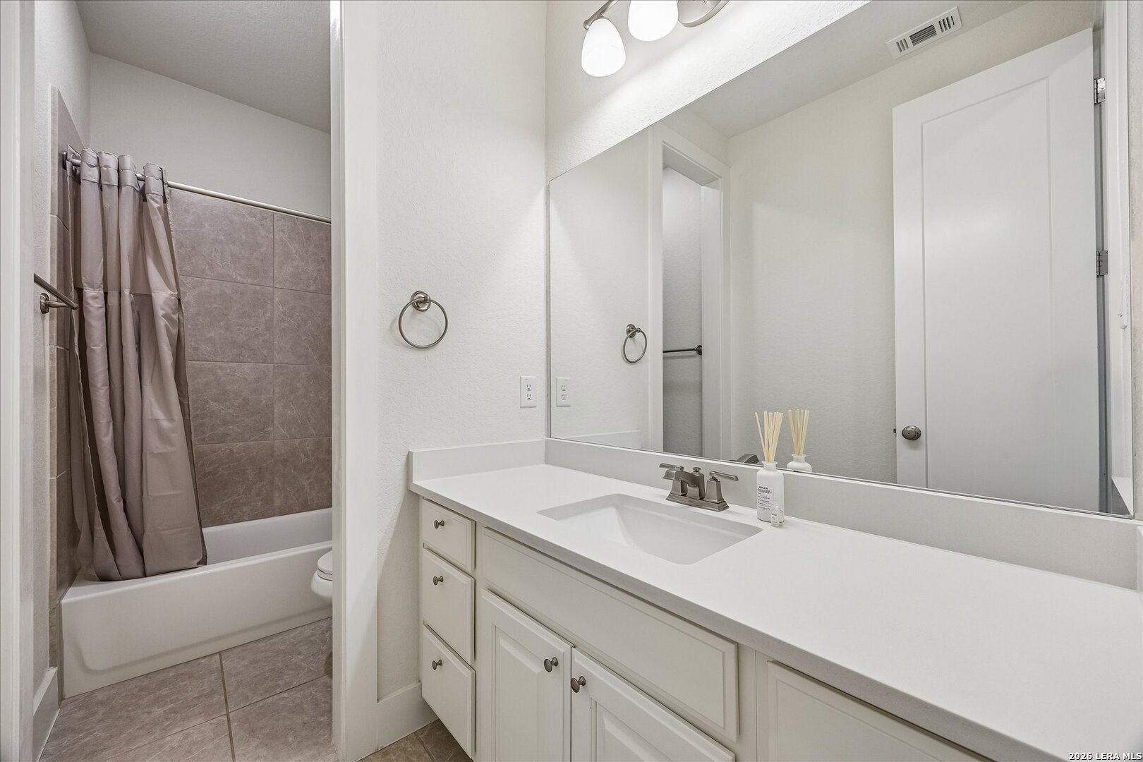 7038 CANTERA MANOR BLVD, San Antonio, TX 78255