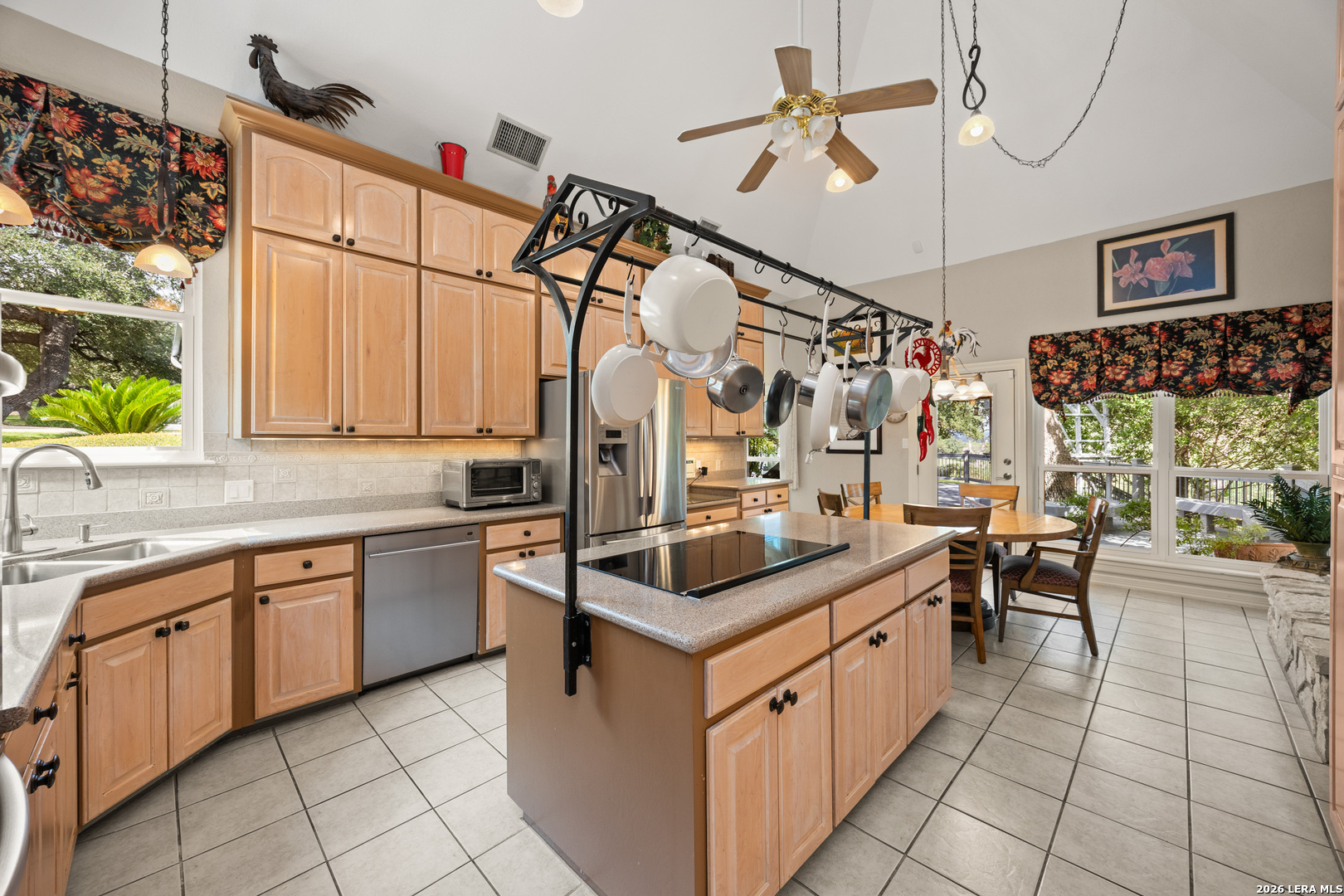 7587 Dietz Elkhorn Rd, Fair Oaks Ranch, TX 78015