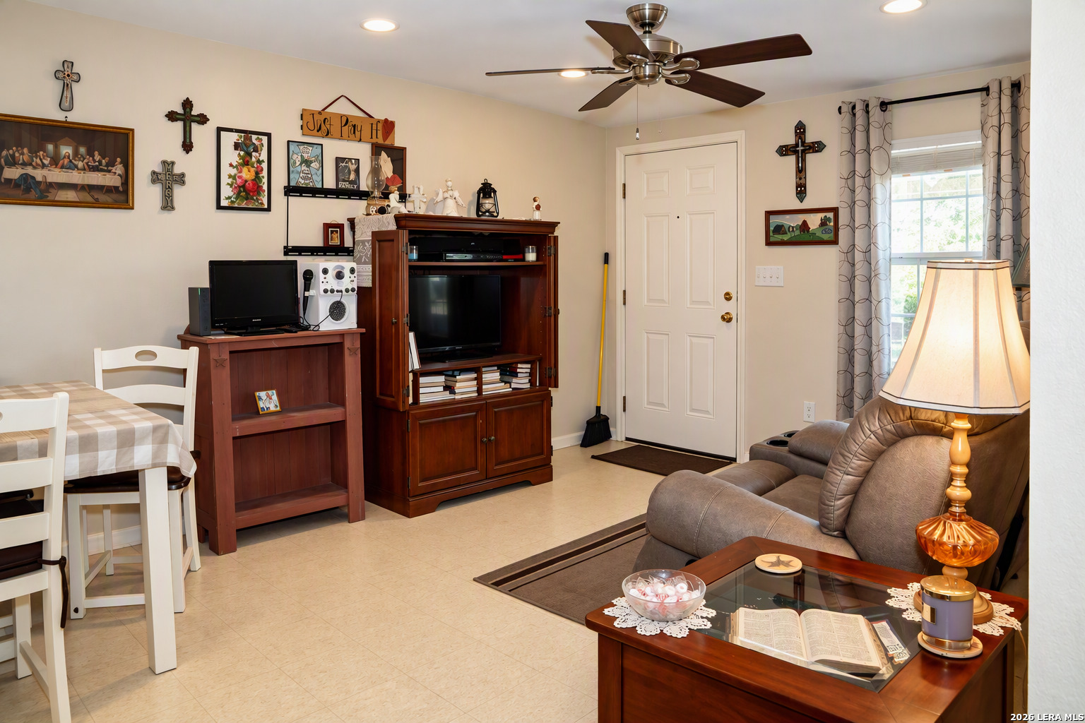 309 E Ave, Christine, TX 78012