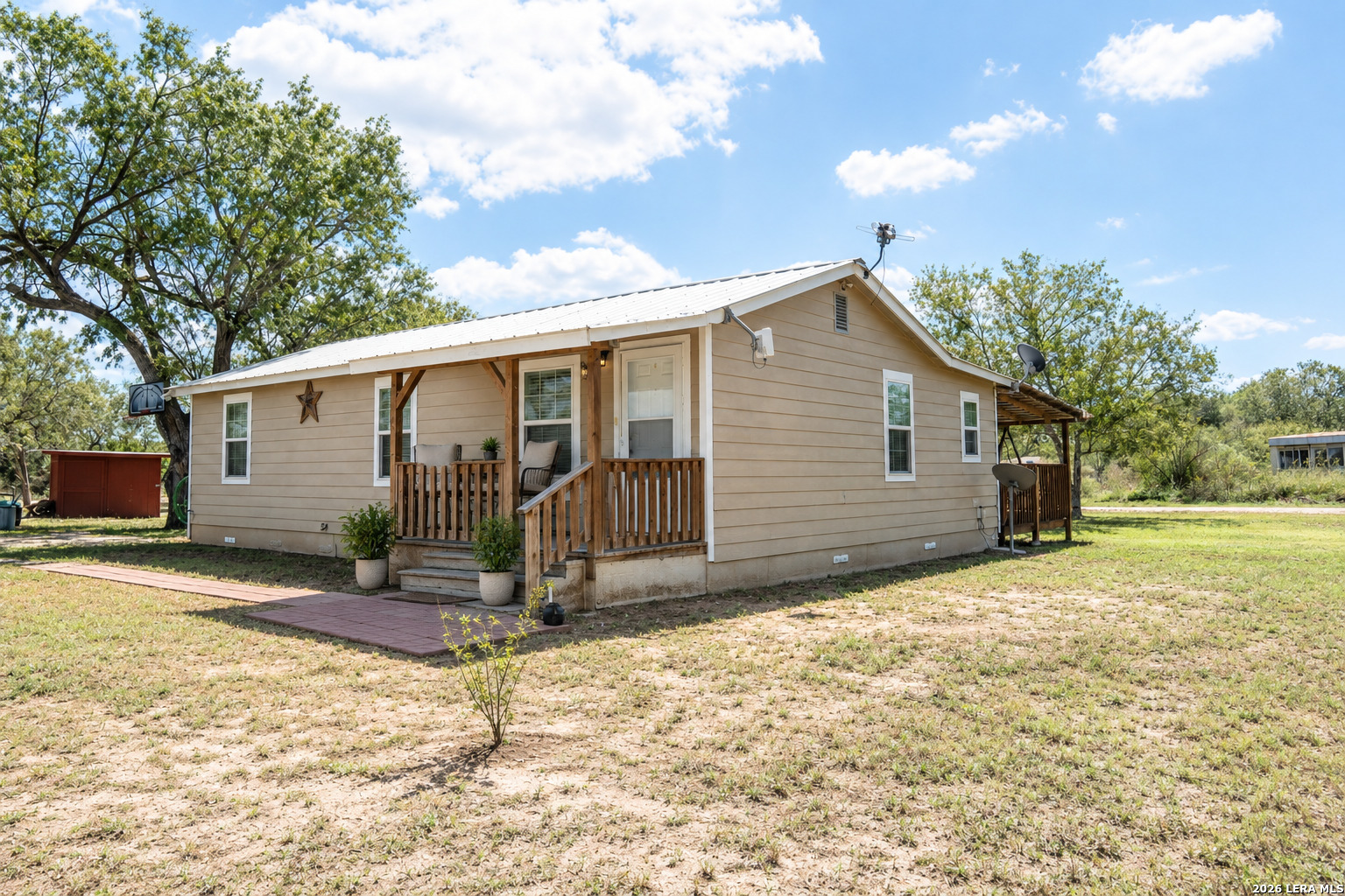 309 E Ave, Christine, TX 78012
