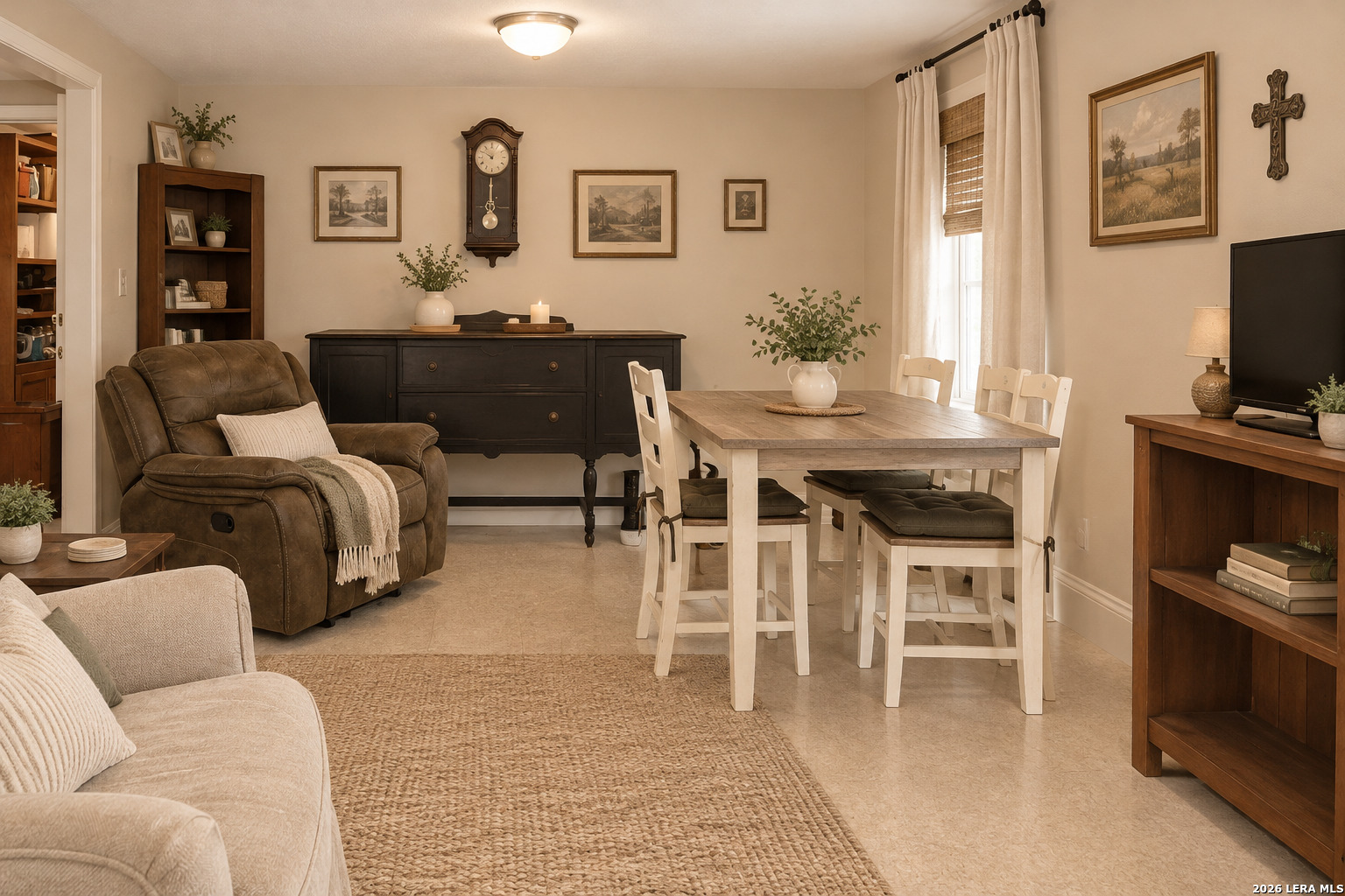 309 E Ave, Christine, TX 78012