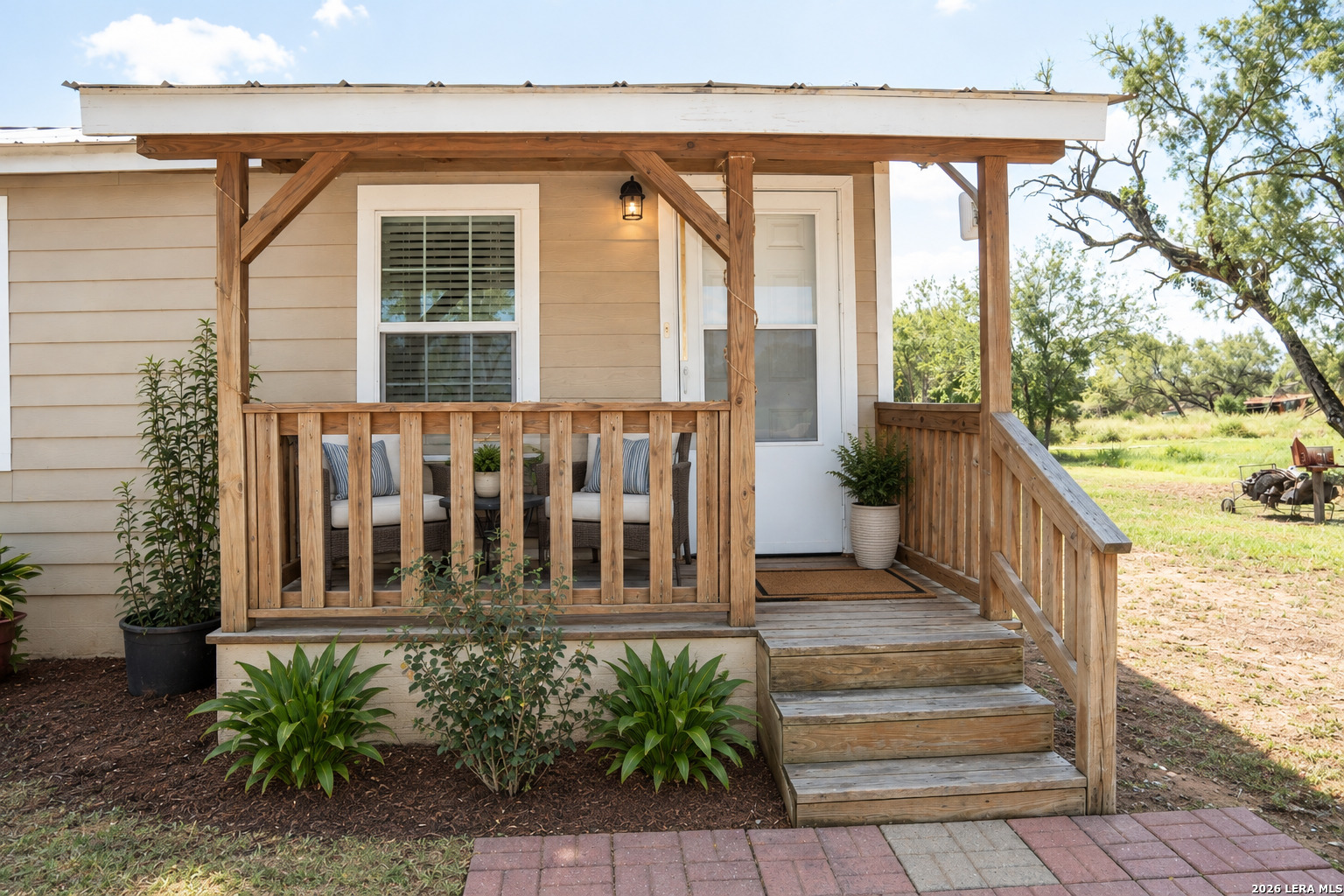 309 E Ave, Christine, TX 78012