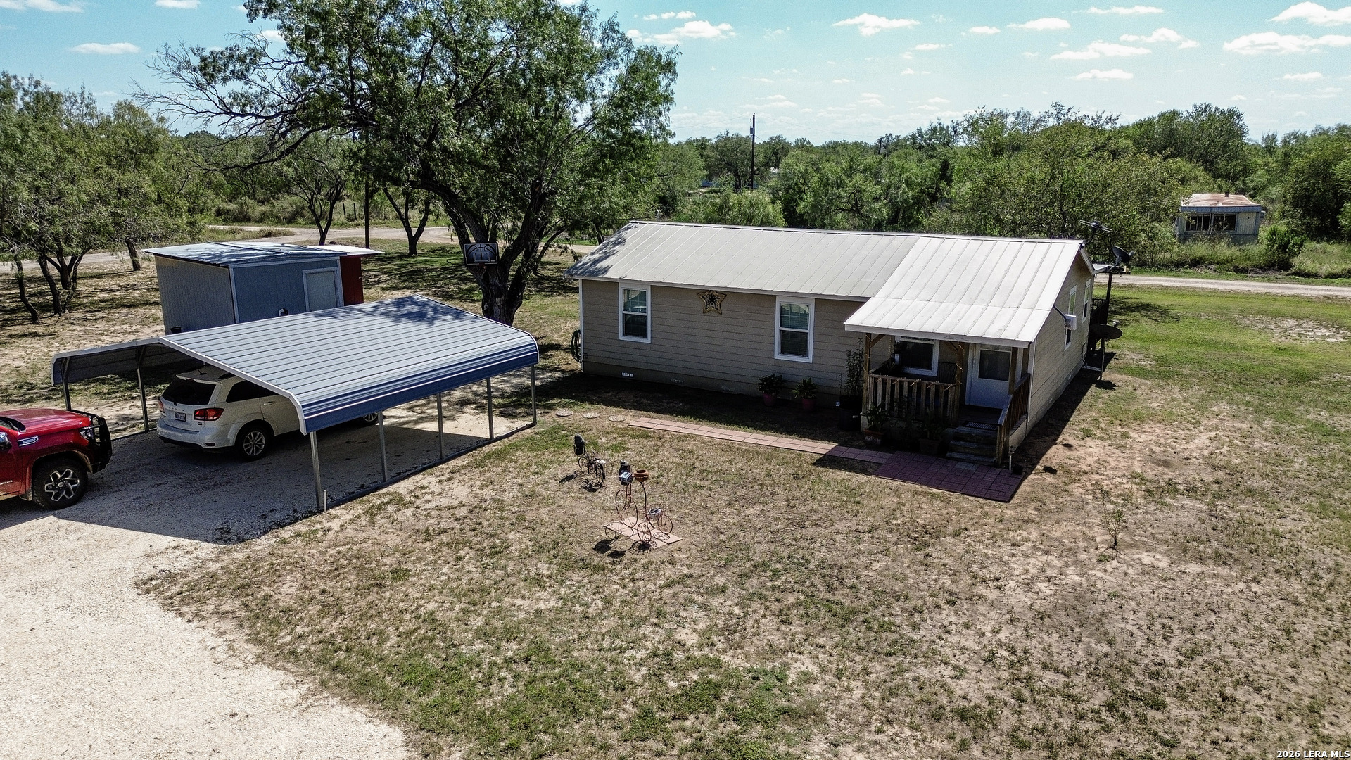 309 E Ave, Christine, TX 78012