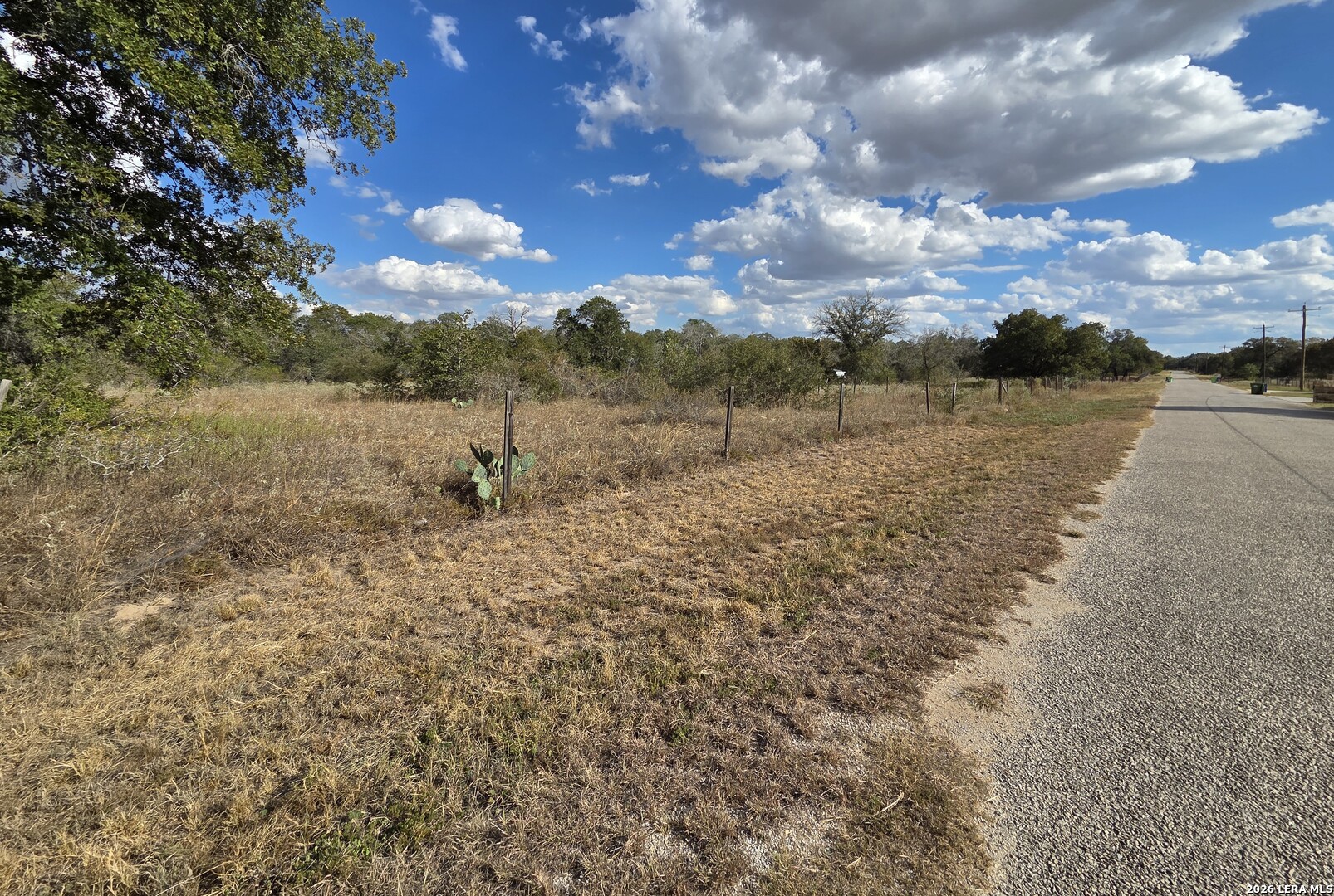 1830 CLEAR LAKE LOOP, Poteet, TX 78065