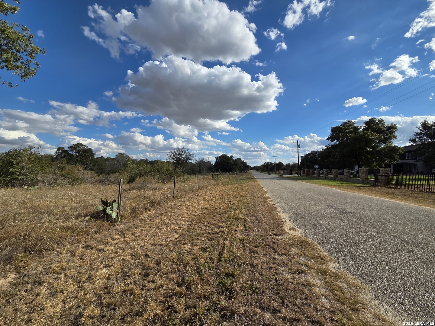 1830 CLEAR LAKE LOOP, Poteet, TX 78065