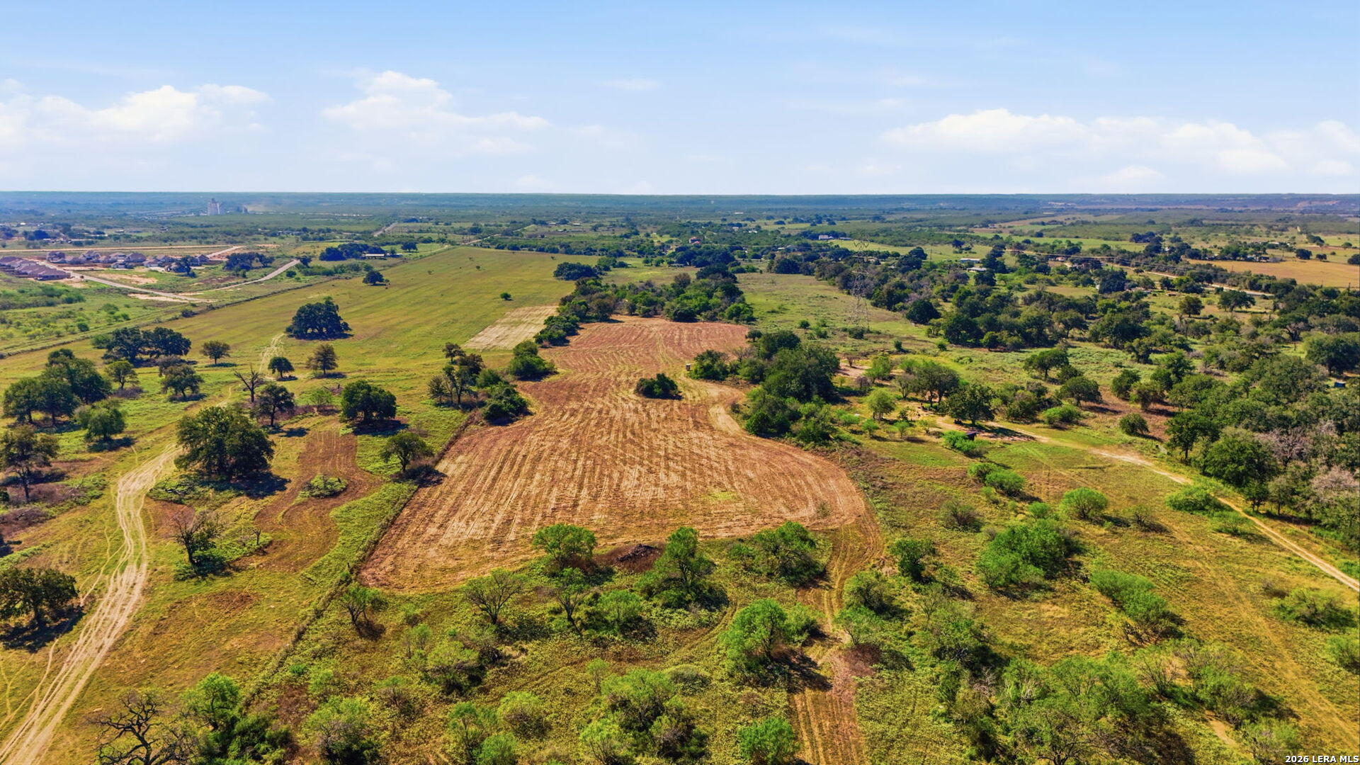 8486 S LOOP 1604 E, Elmendorf, TX 78112