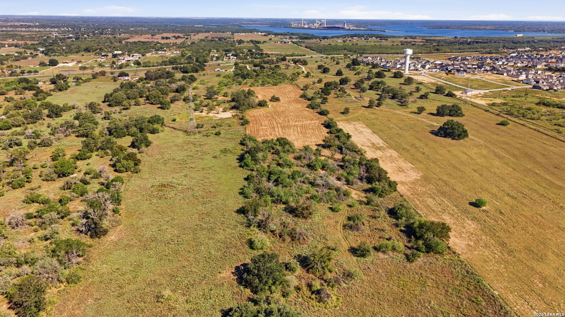 8486 S LOOP 1604 E, Elmendorf, TX 78112