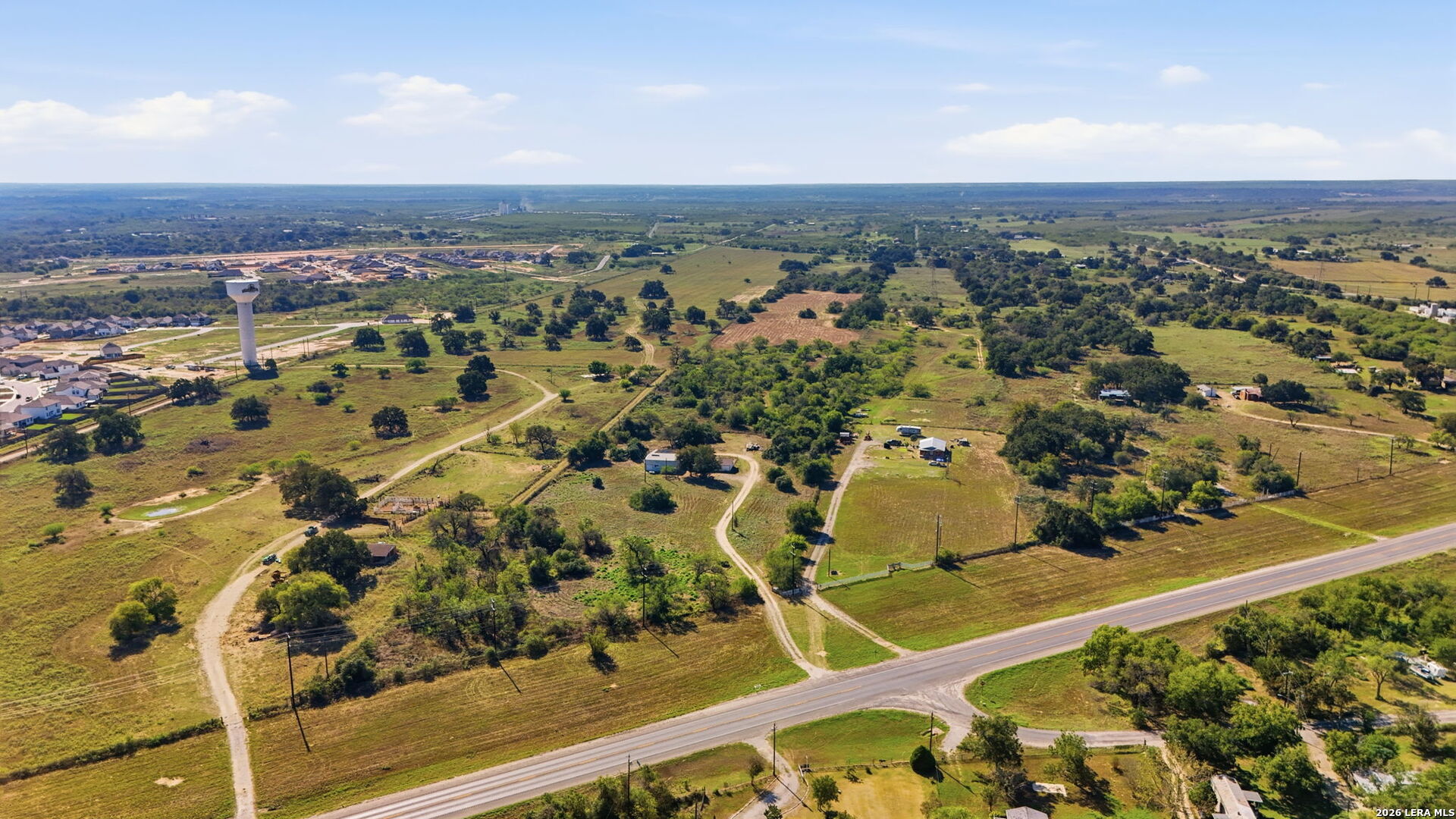 8486 S LOOP 1604 E, Elmendorf, TX 78112
