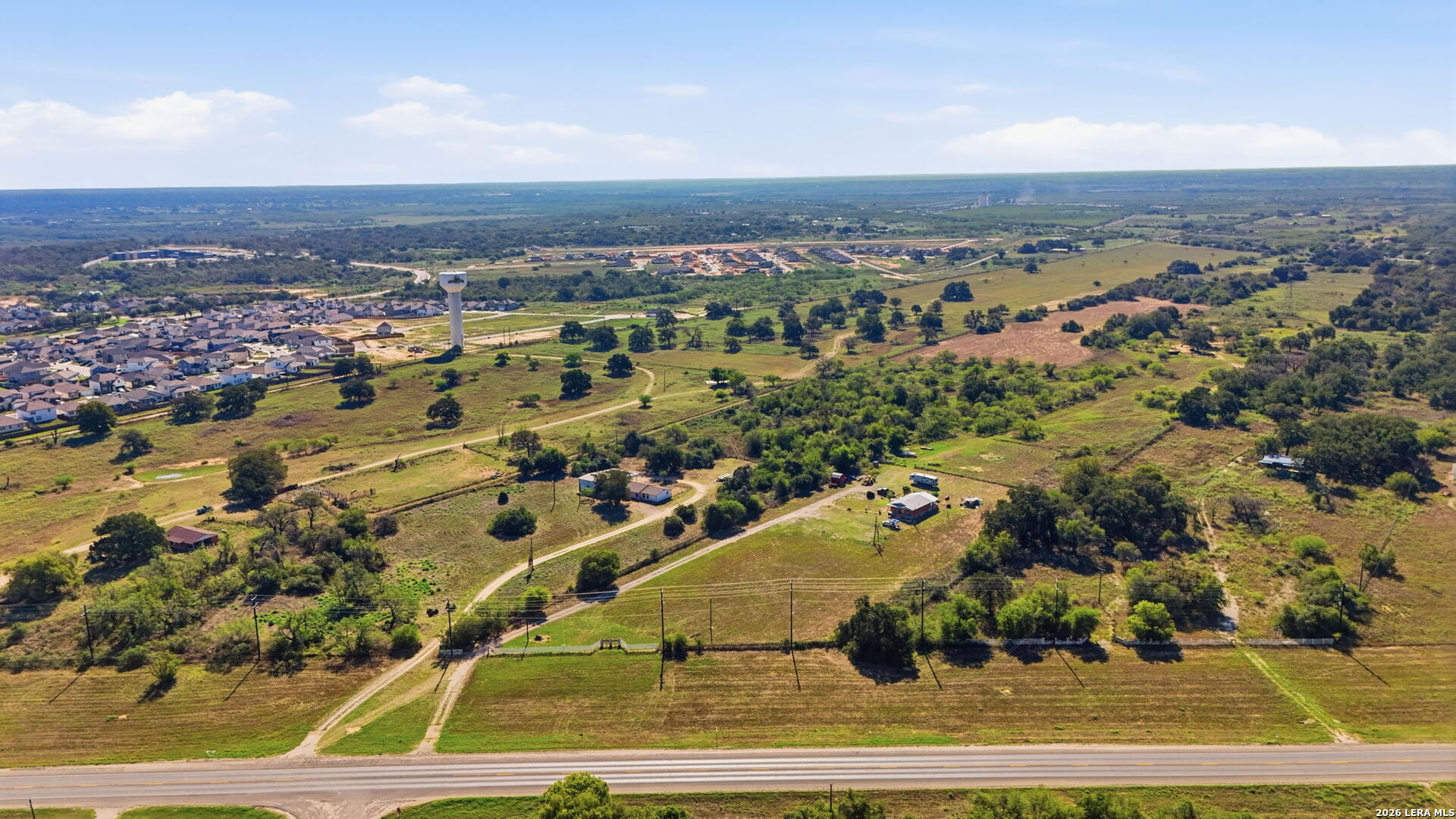 8486 S LOOP 1604 E, Elmendorf, TX 78112