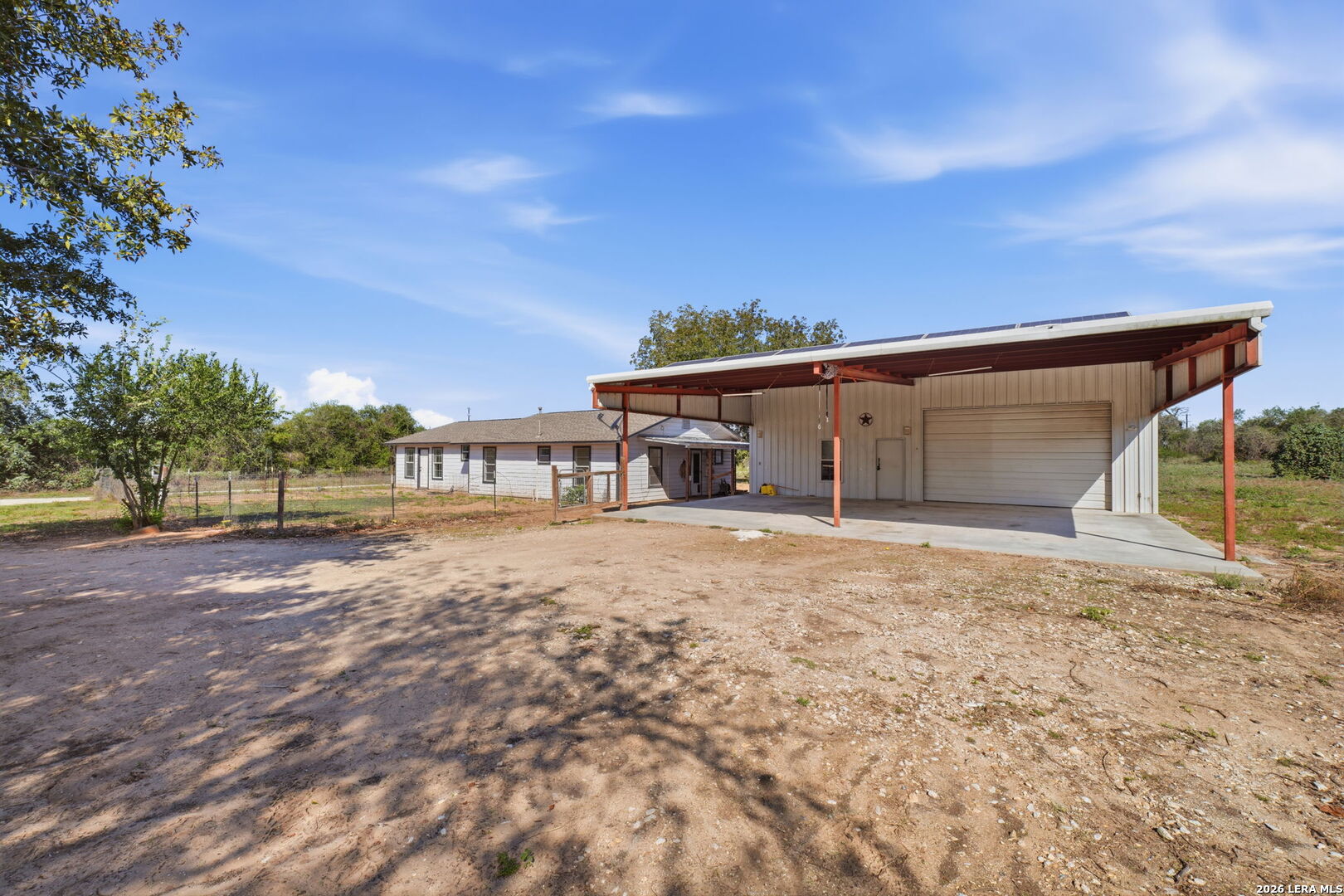 8486 S LOOP 1604 E, Elmendorf, TX 78112