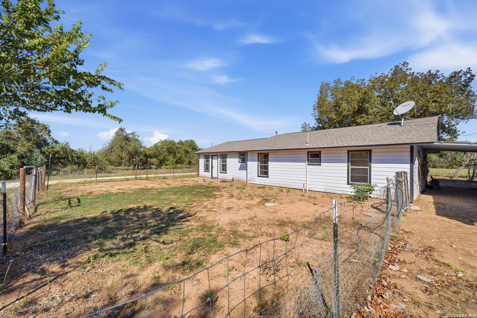 8486 S LOOP 1604 E, Elmendorf, TX 78112