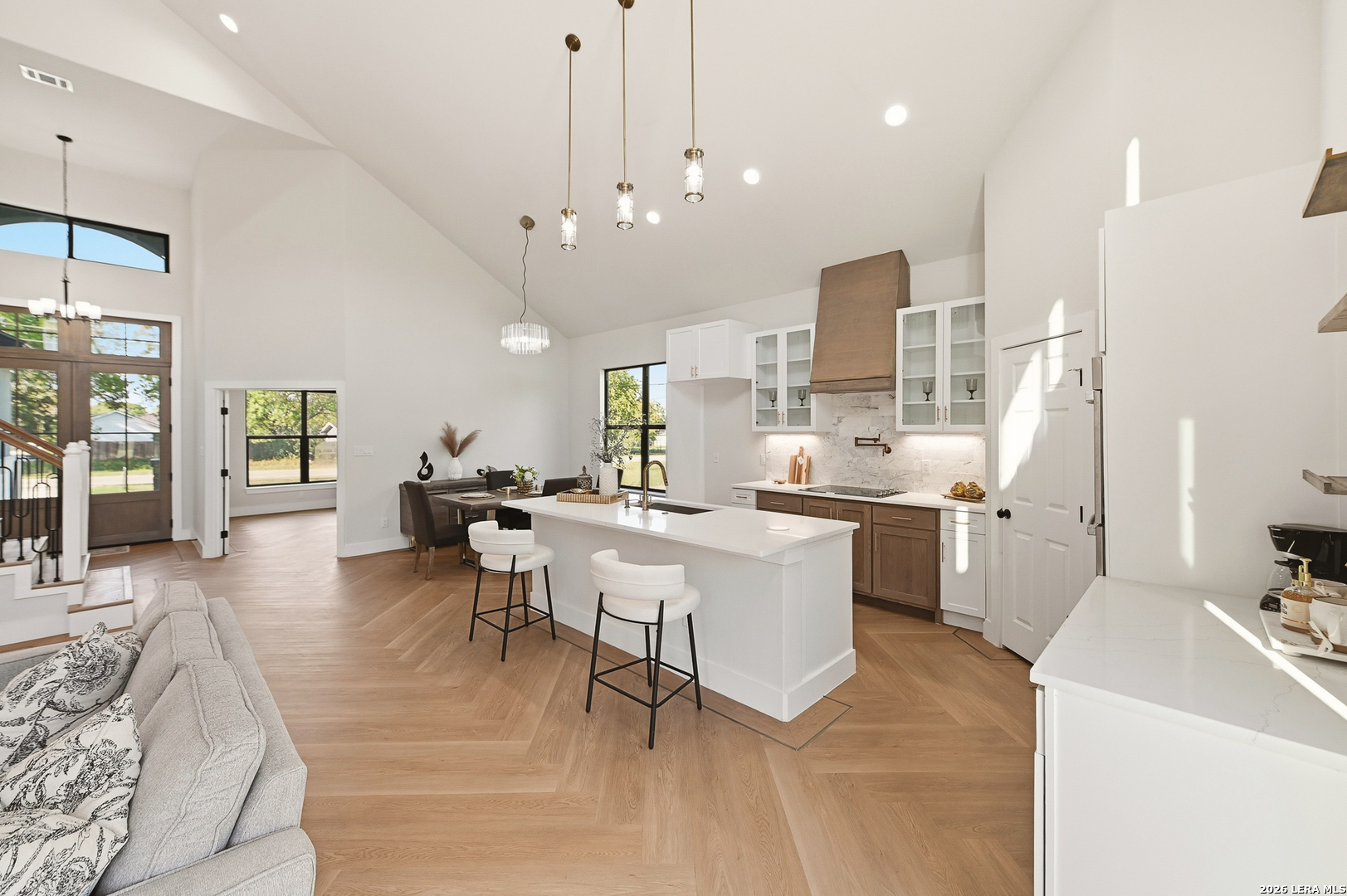 8228 UTOPIA BLVD, Selma, TX 78154