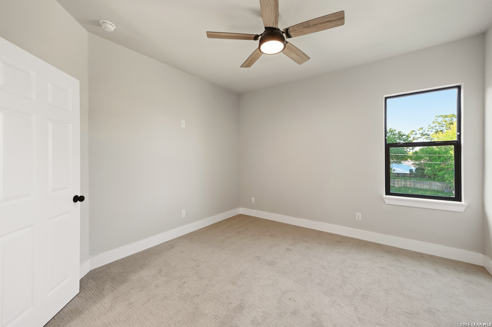 8228 UTOPIA BLVD, Selma, TX 78154