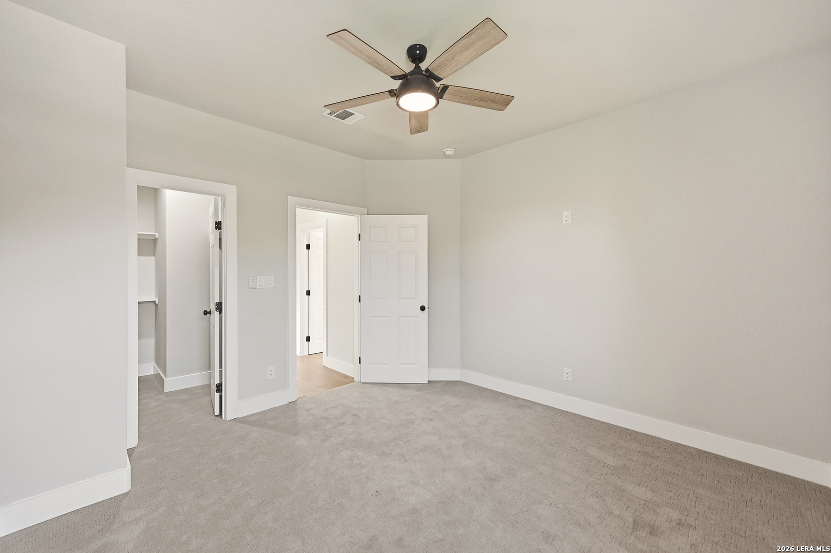 8228 UTOPIA BLVD, Selma, TX 78154