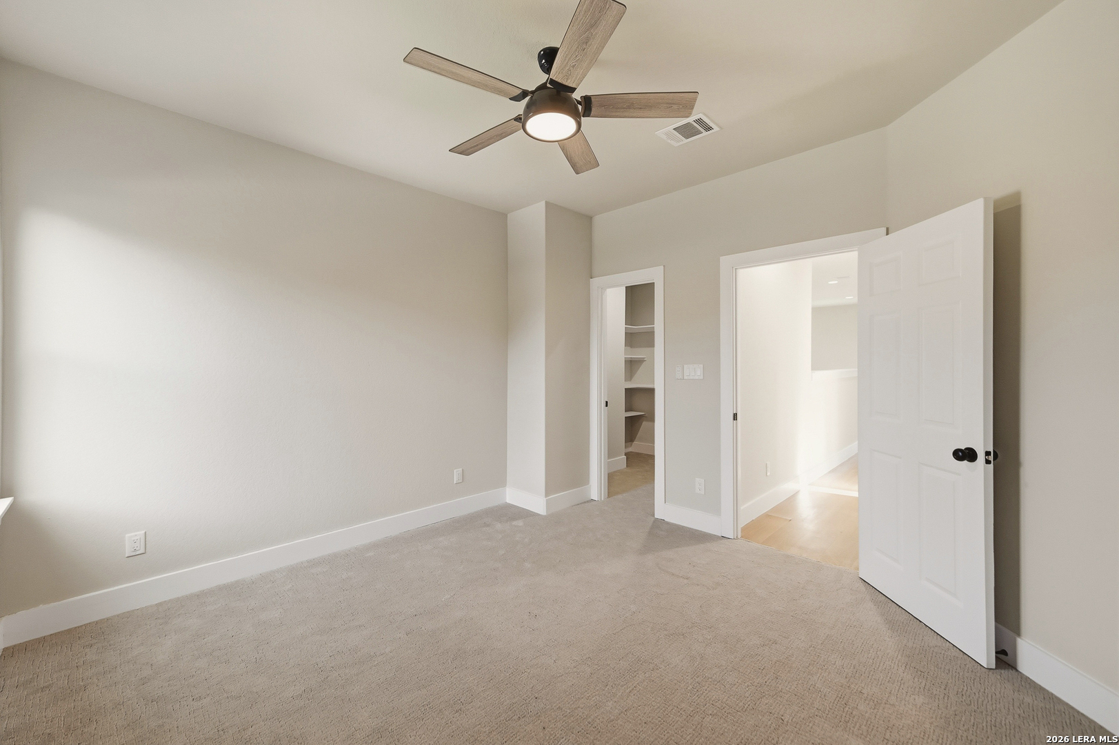 8228 UTOPIA BLVD, Selma, TX 78154