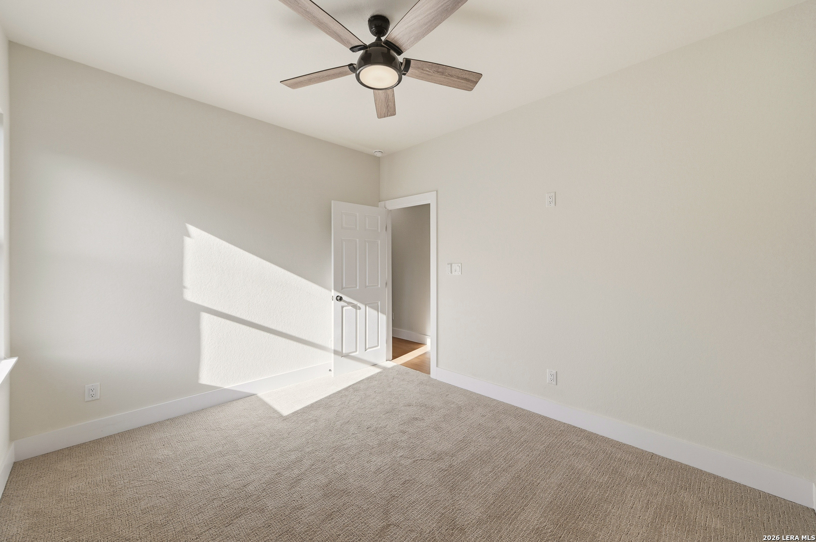 8228 UTOPIA BLVD, Selma, TX 78154